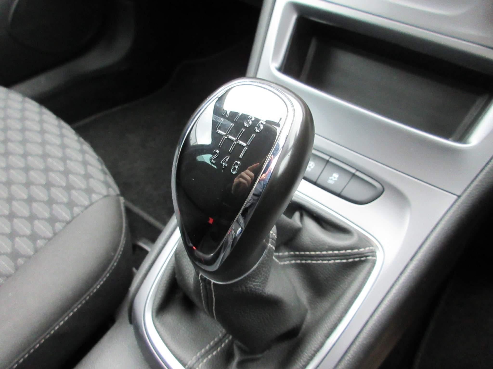 Vauxhall Astra 1.5 Turbo D Business Edition Nav Hatchback 5dr Diesel Manual Euro 6 (s/s) (122 ps) (NV21SVN) image 19