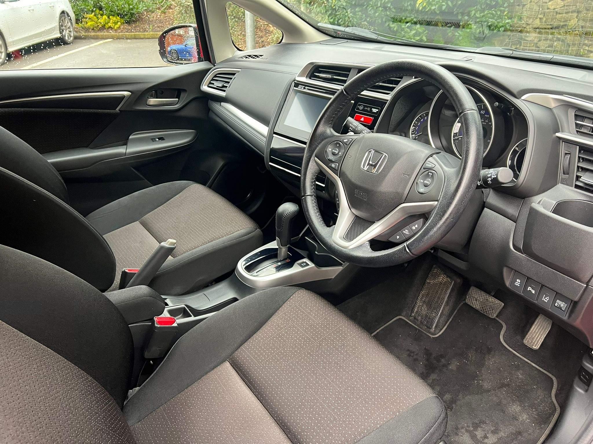 Honda Jazz 1.3 i-VTEC EX Hatchback 5dr Petrol CVT Euro 6 (s/s) (102 ps) (OE17OES) image 18