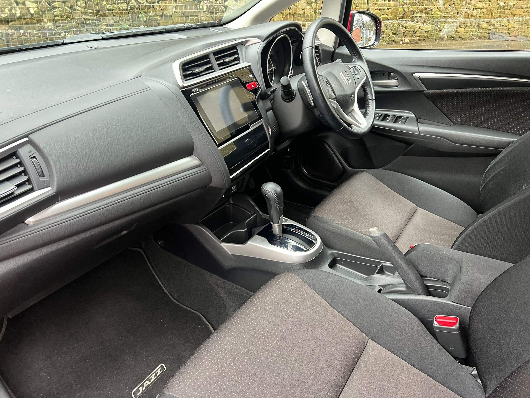 Honda Jazz 1.3 i-VTEC EX Hatchback 5dr Petrol CVT Euro 6 (s/s) (102 ps) (OE17OES) image 22