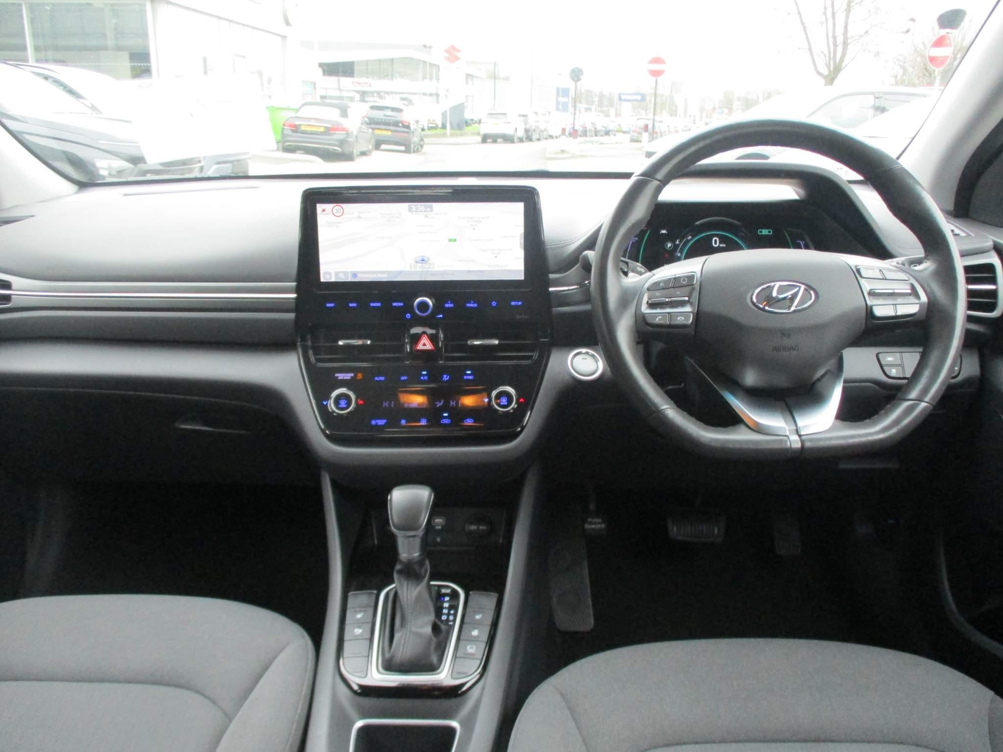 Hyundai IONIQ 1.6 h-GDi Premium Hatchback 5dr Petrol Hybrid DCT Euro 6 (s/s) (141 ps) (EF70YWD) image 10