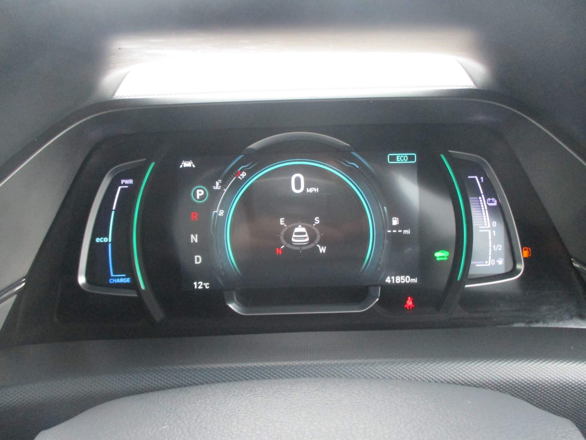 Hyundai IONIQ 1.6 h-GDi Premium Hatchback 5dr Petrol Hybrid DCT Euro 6 (s/s) (141 ps) (EF70YWD) image 13