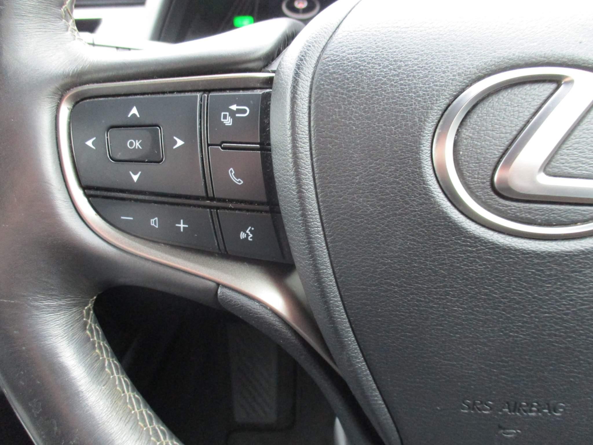 Lexus UX 250h 250h 2.0 5dr Premium Pack/Tech/Safety/Nav (PN69UHX) image 20