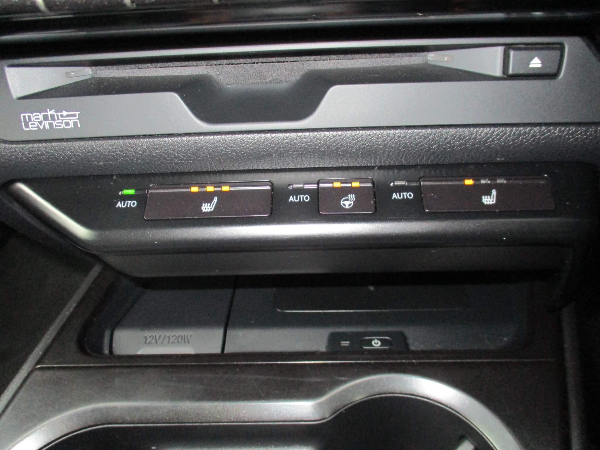 Lexus UX 250h 250h 2.0 5dr Premium Pack/Tech/Safety/Nav (PN69UHX) image 27
