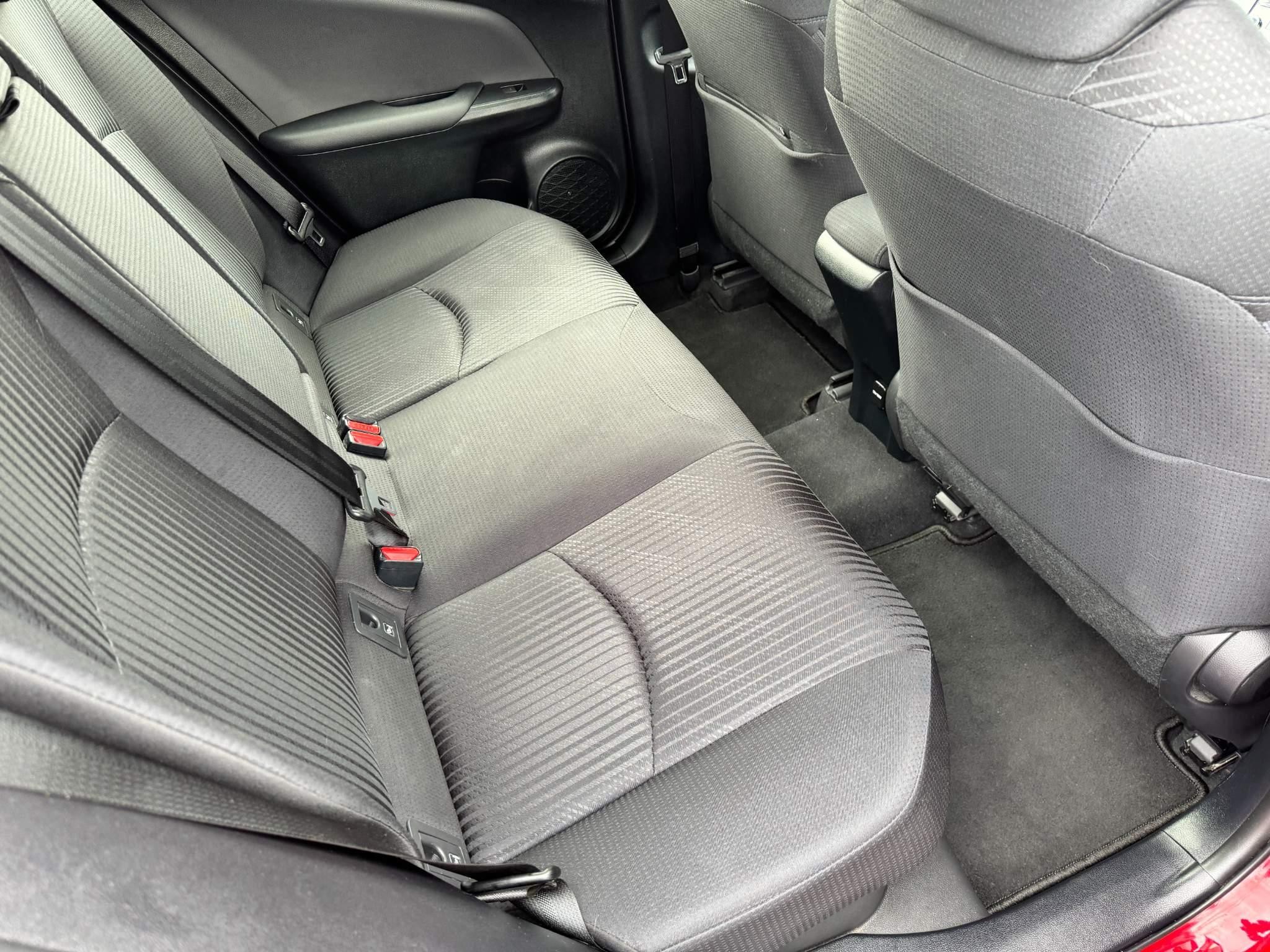 Toyota Prius 1.8 VVT-h GPF Business Edition Plus Hatchback 5dr Petrol Hybrid CVT Euro 6 (s/s) (15in Alloy) (122 ps) (YM70DVU) image 11