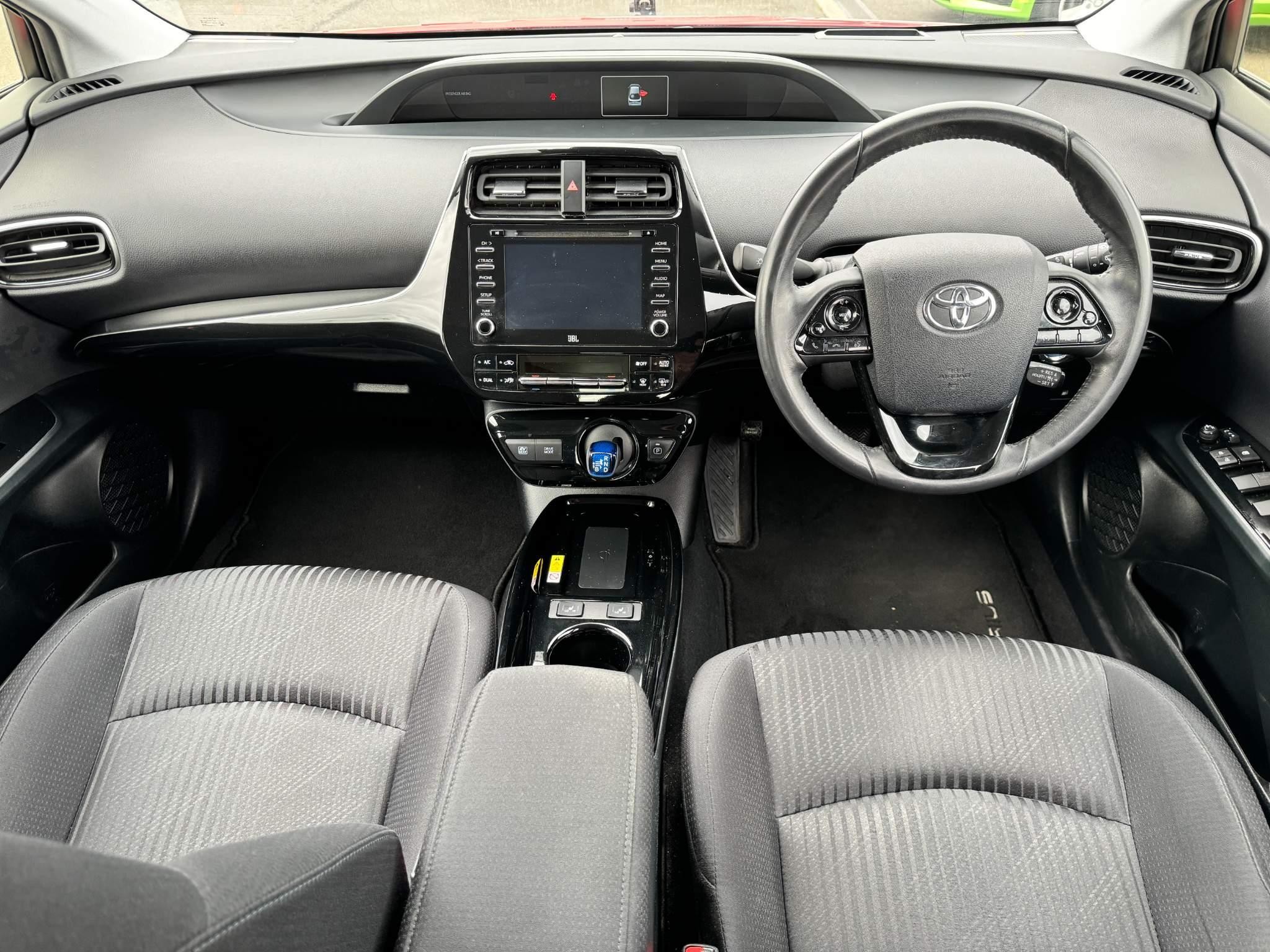 Toyota Prius 1.8 VVT-h GPF Business Edition Plus Hatchback 5dr Petrol Hybrid CVT Euro 6 (s/s) (15in Alloy) (122 ps) (YM70DVU) image 14