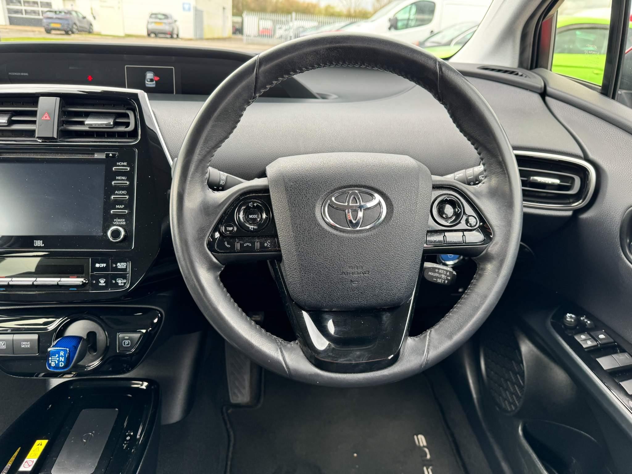 Toyota Prius 1.8 VVT-h GPF Business Edition Plus Hatchback 5dr Petrol Hybrid CVT Euro 6 (s/s) (15in Alloy) (122 ps) (YM70DVU) image 16