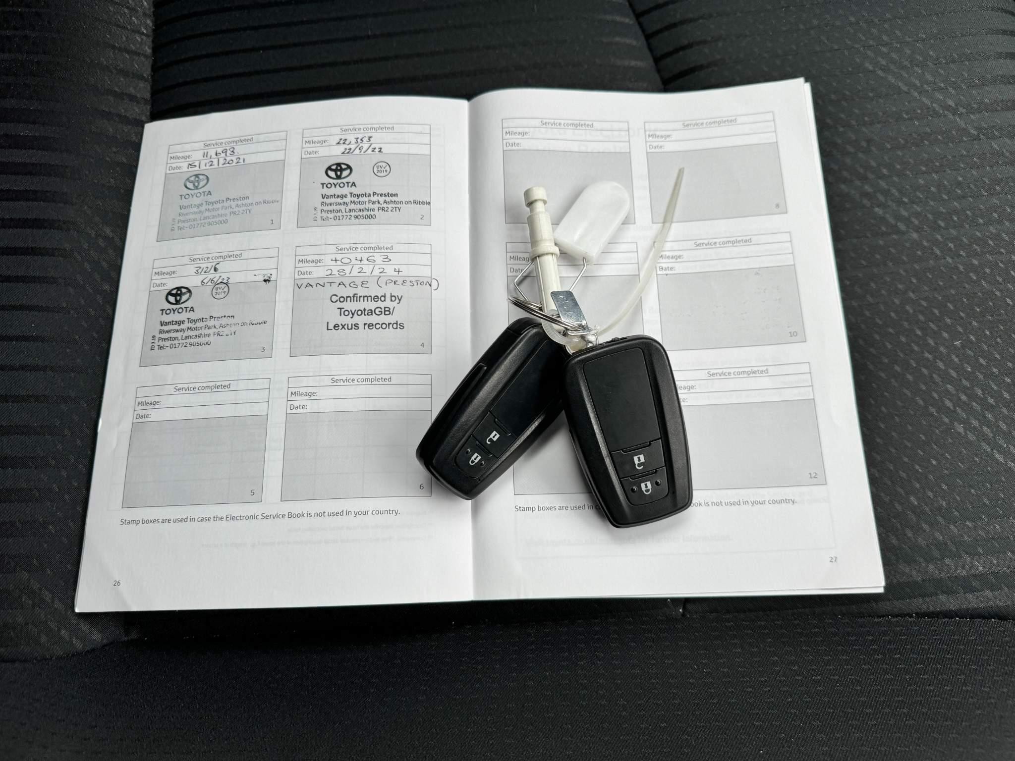 Toyota Prius 1.8 VVT-h GPF Business Edition Plus Hatchback 5dr Petrol Hybrid CVT Euro 6 (s/s) (15in Alloy) (122 ps) (YM70DVU) image 19