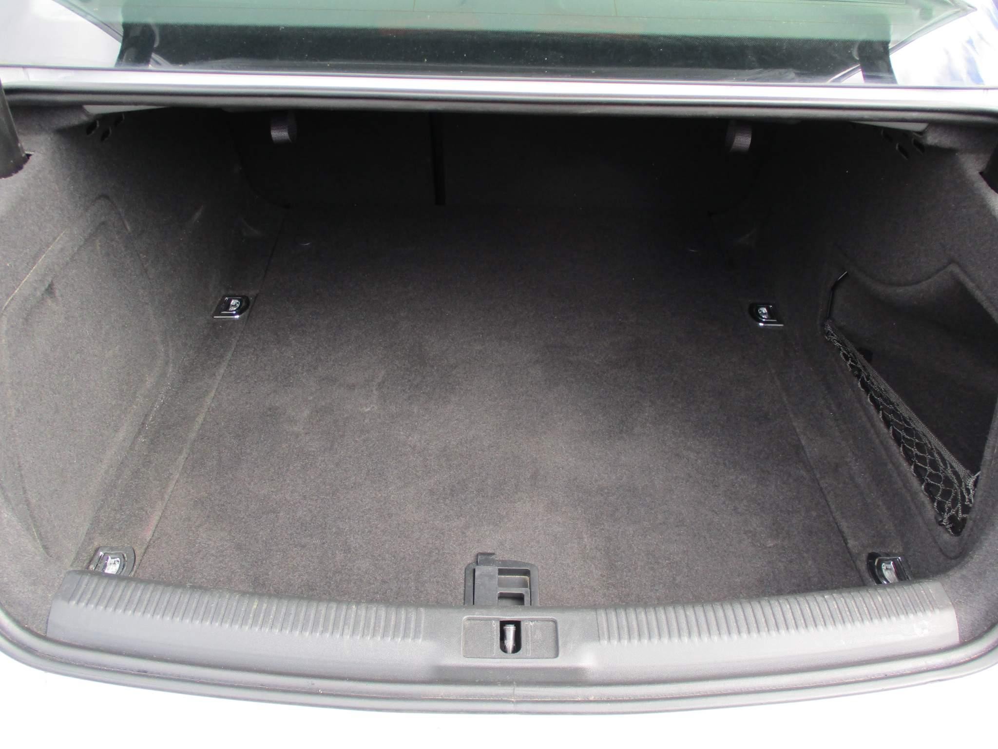 Audi A4 2.0 TDI Black Edition Saloon 4dr Diesel Manual Euro 5 (s/s) (177 ps) (GU64UWV) image 10