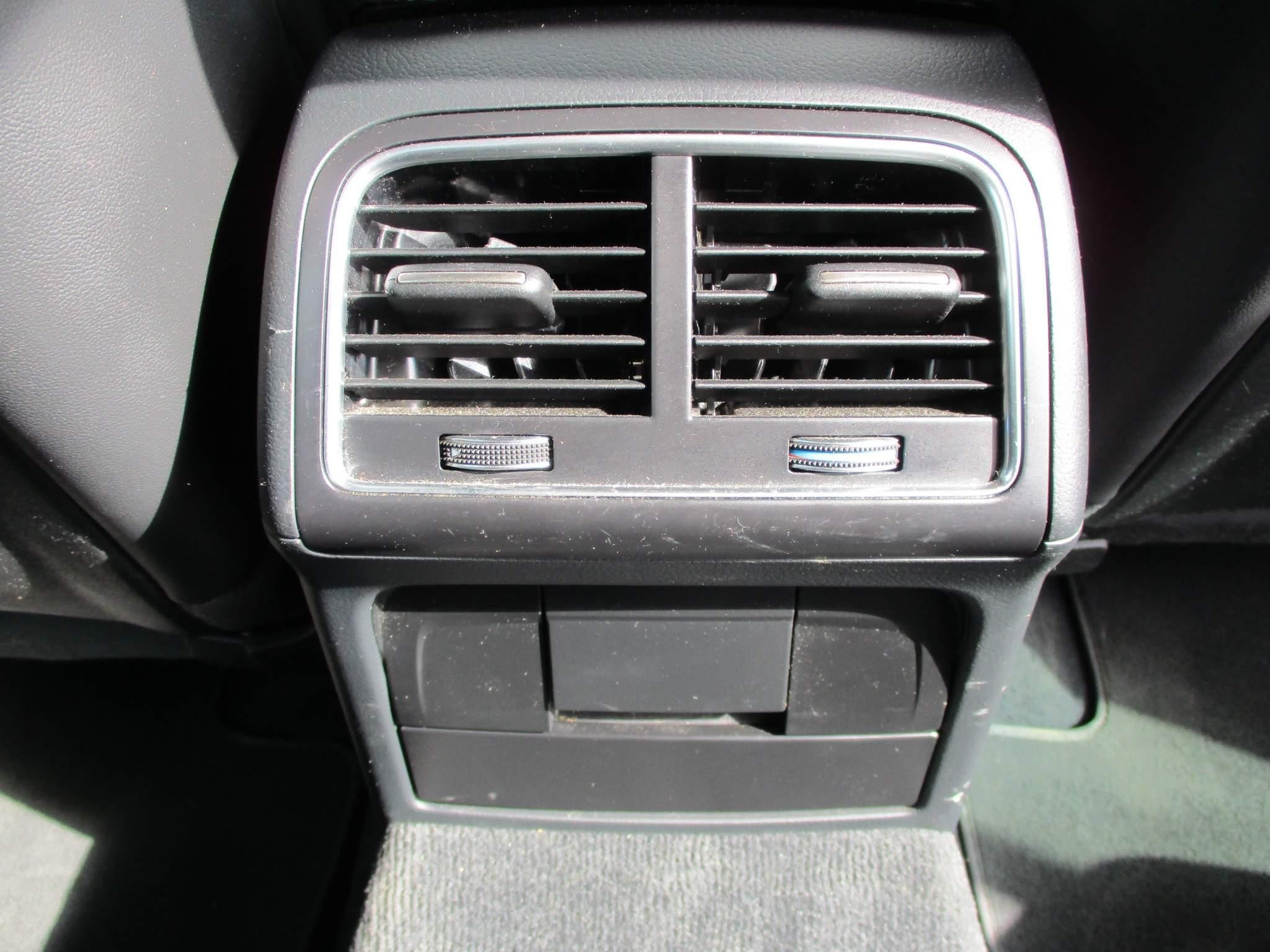 Audi A4 2.0 TDI Black Edition Saloon 4dr Diesel Manual Euro 5 (s/s) (177 ps) (GU64UWV) image 18
