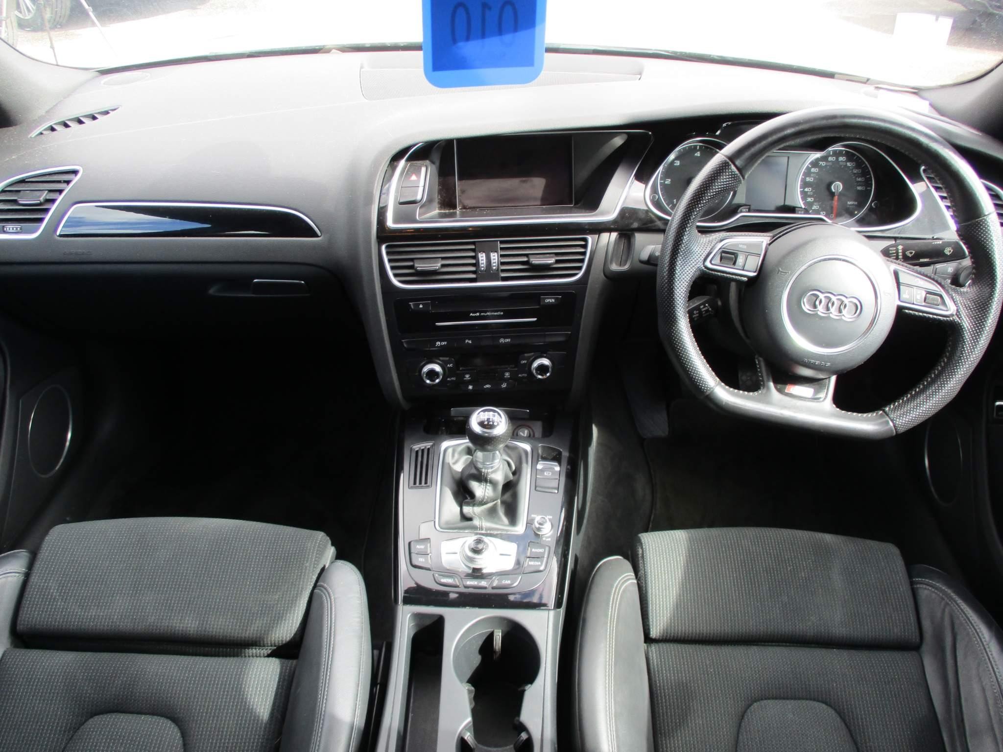 Audi A4 2.0 TDI Black Edition Saloon 4dr Diesel Manual Euro 5 (s/s) (177 ps) (GU64UWV) image 19