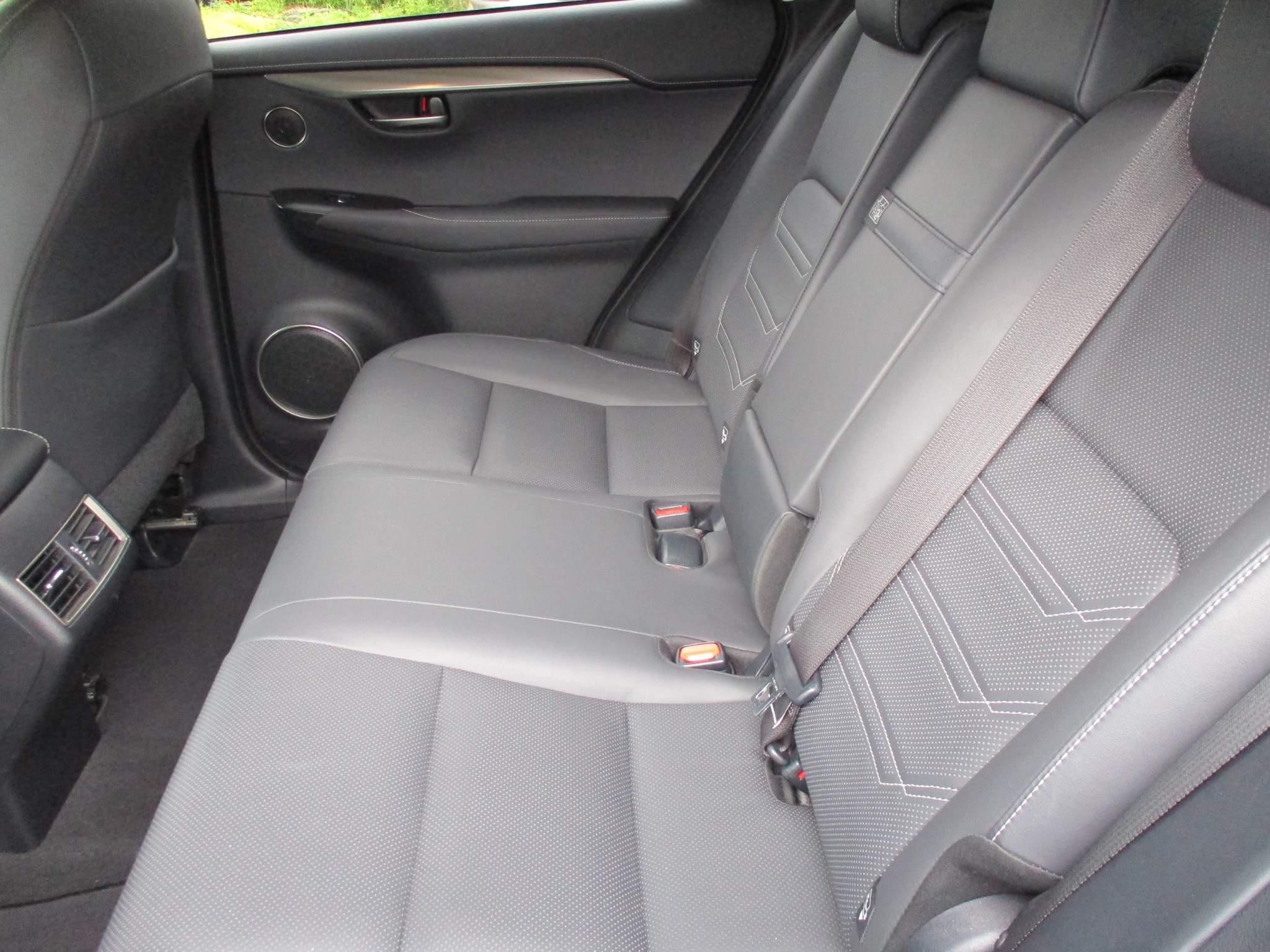 Lexus NX 2.5 300h Luxury SUV 5dr Petrol Hybrid E-CVT 4WD Euro 6 (s/s) (197 ps) (NX18WNB) image 17