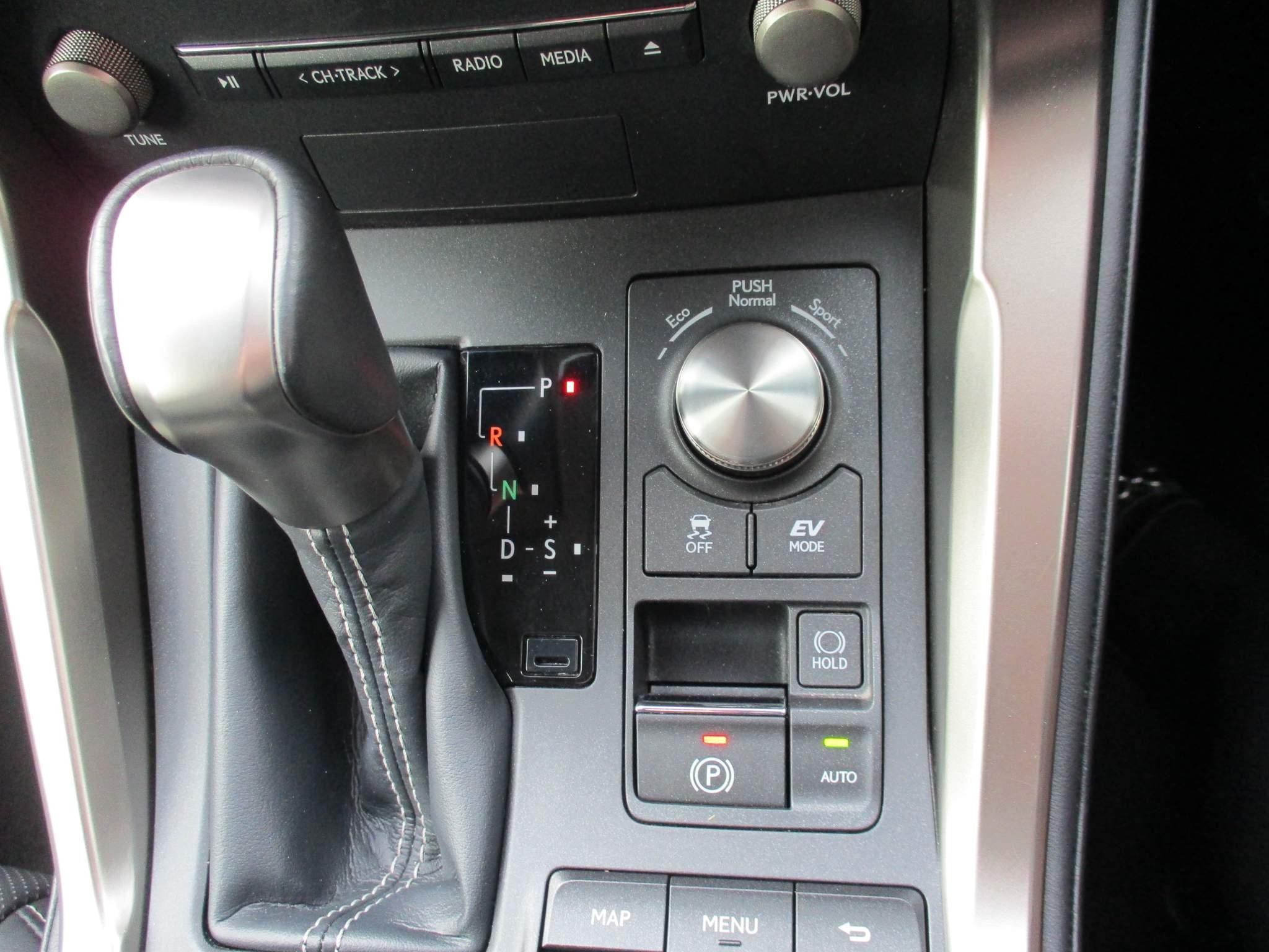 Lexus NX 2.5 300h Luxury SUV 5dr Petrol Hybrid E-CVT 4WD Euro 6 (s/s) (197 ps) (NX18WNB) image 28