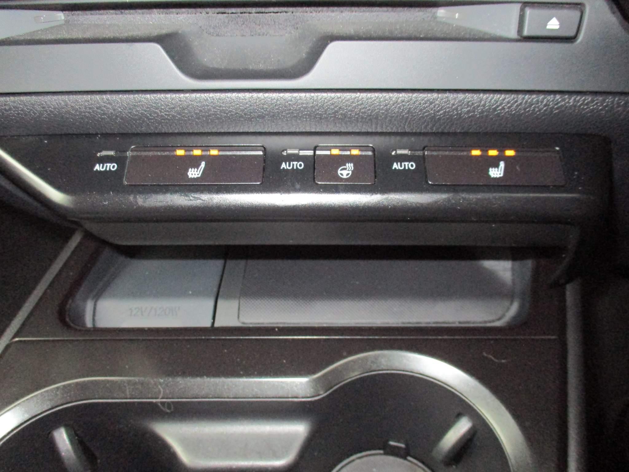Lexus UX 250h 250h 2.0 5dr Premium Pack/Tech/Safety/Nav (VN21TMV) image 26