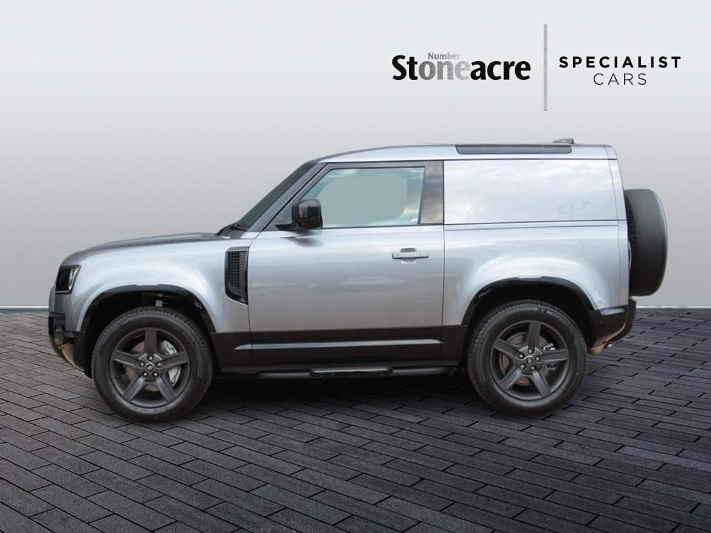 Land Rover Defender 90 3.0 D300 MHEV X-Dynamic HSE Hard Top Auto 4WD Euro 6 (s/s) 3dr (YA73WXX) image 5