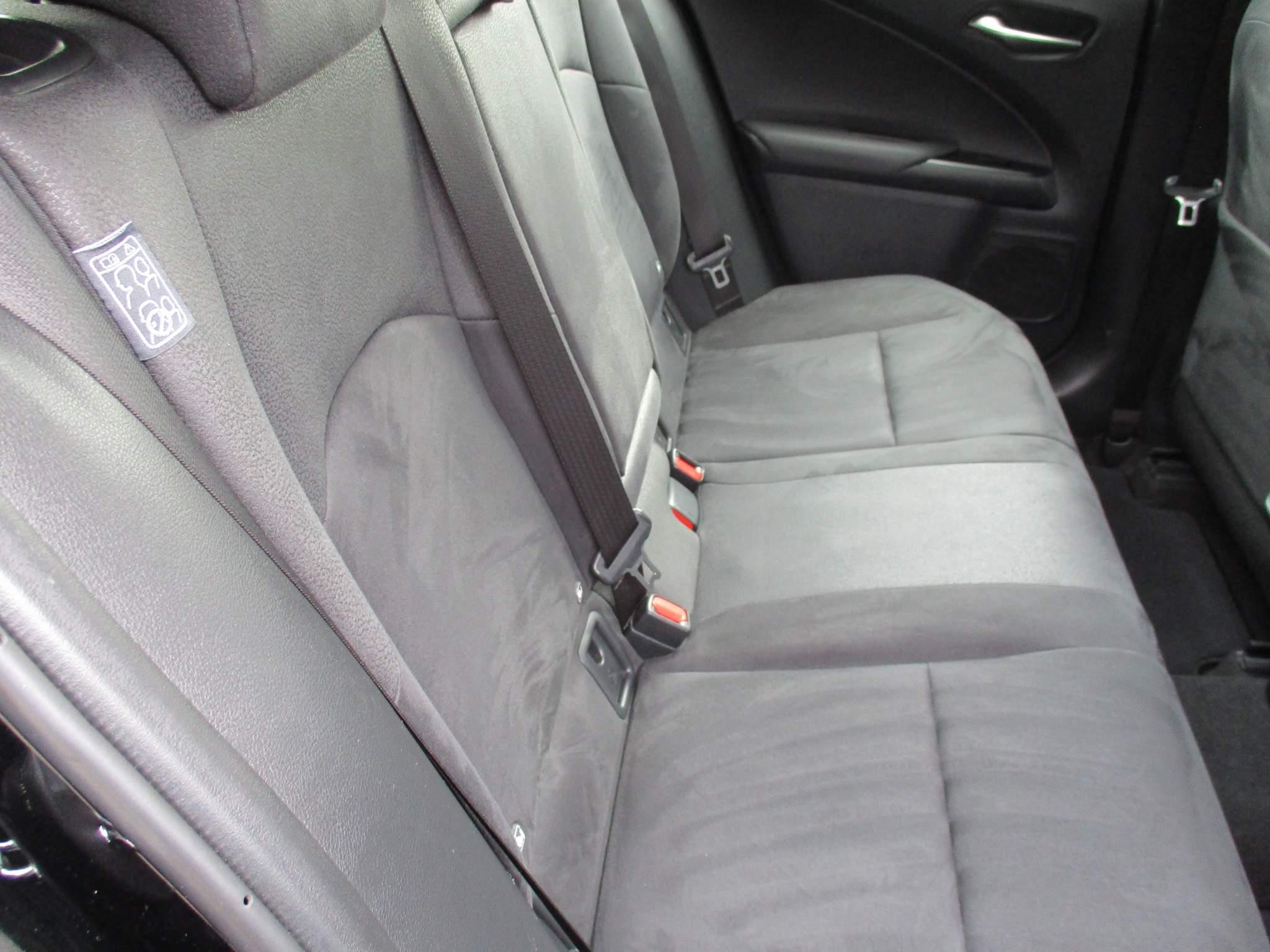 Lexus UX 250h 250h 2.0 5dr Premium Pack/Tech/Safety/Nav (LX70VLK) image 16