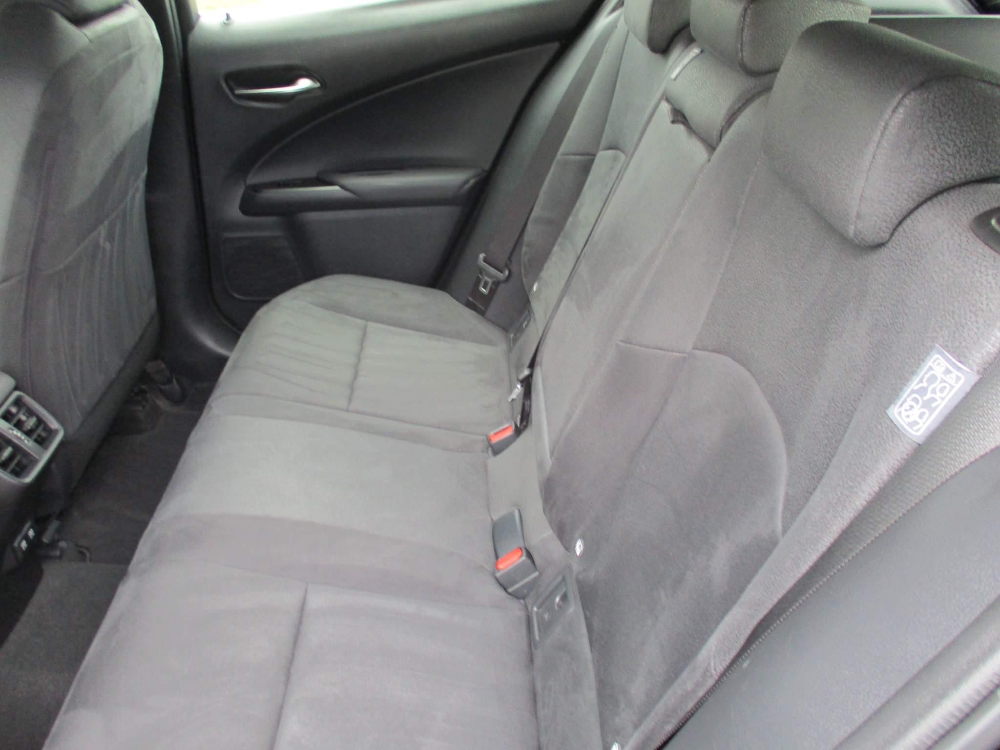 Lexus UX 250h 250h 2.0 5dr Premium Pack/Tech/Safety/Nav (LX70VLK) image 17
