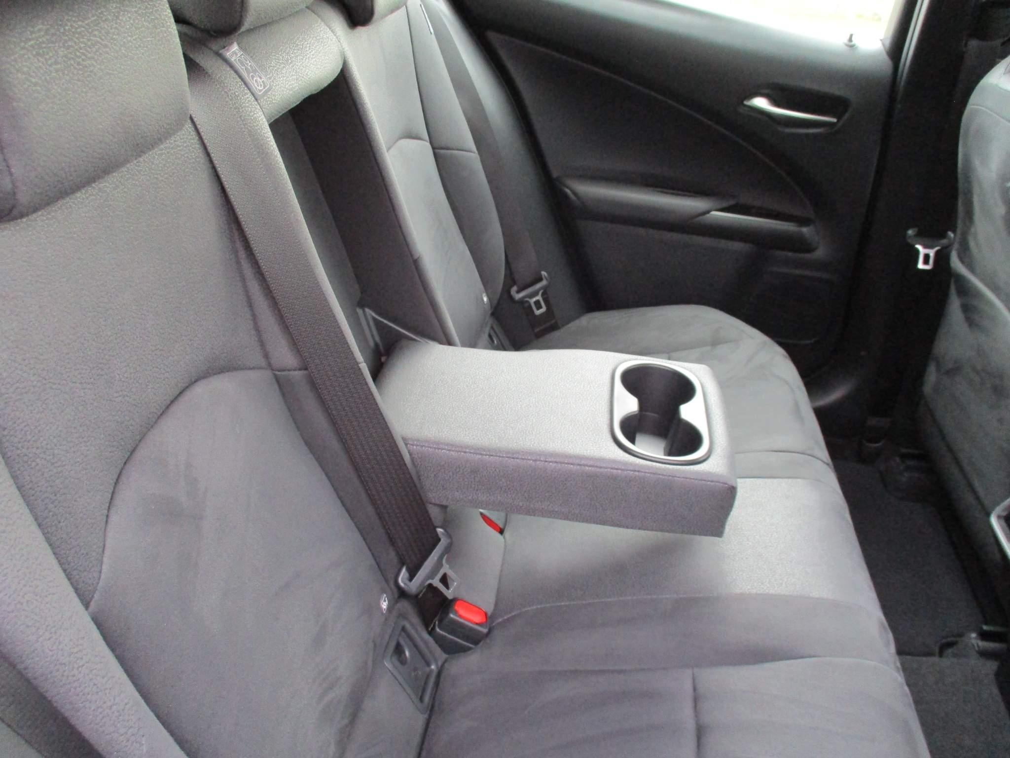 Lexus UX 250h 250h 2.0 5dr Premium Pack/Tech/Safety/Nav (LX70VLK) image 34
