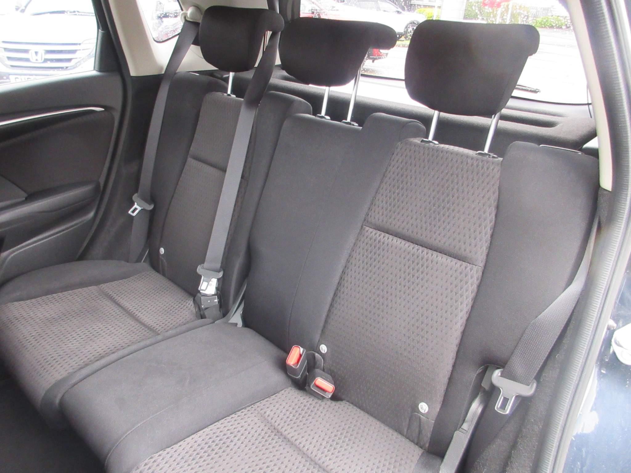 Honda Jazz 1.3 i-VTEC EX Navi Hatchback 5dr Petrol Manual Euro 6 (s/s) (102 ps) (YN19BBY) image 13