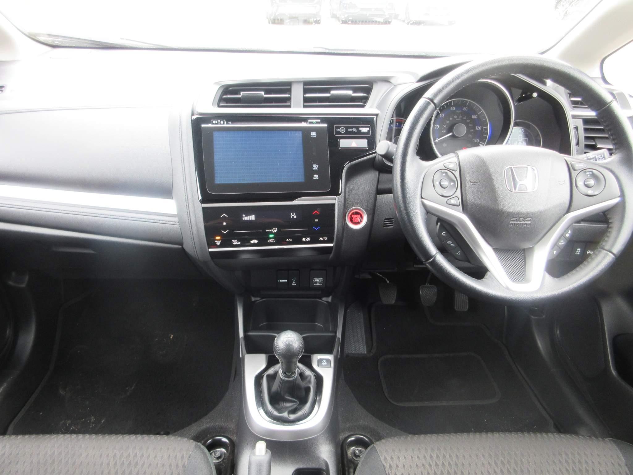 Honda Jazz 1.3 i-VTEC EX Navi Hatchback 5dr Petrol Manual Euro 6 (s/s) (102 ps) (YN19BBY) image 14