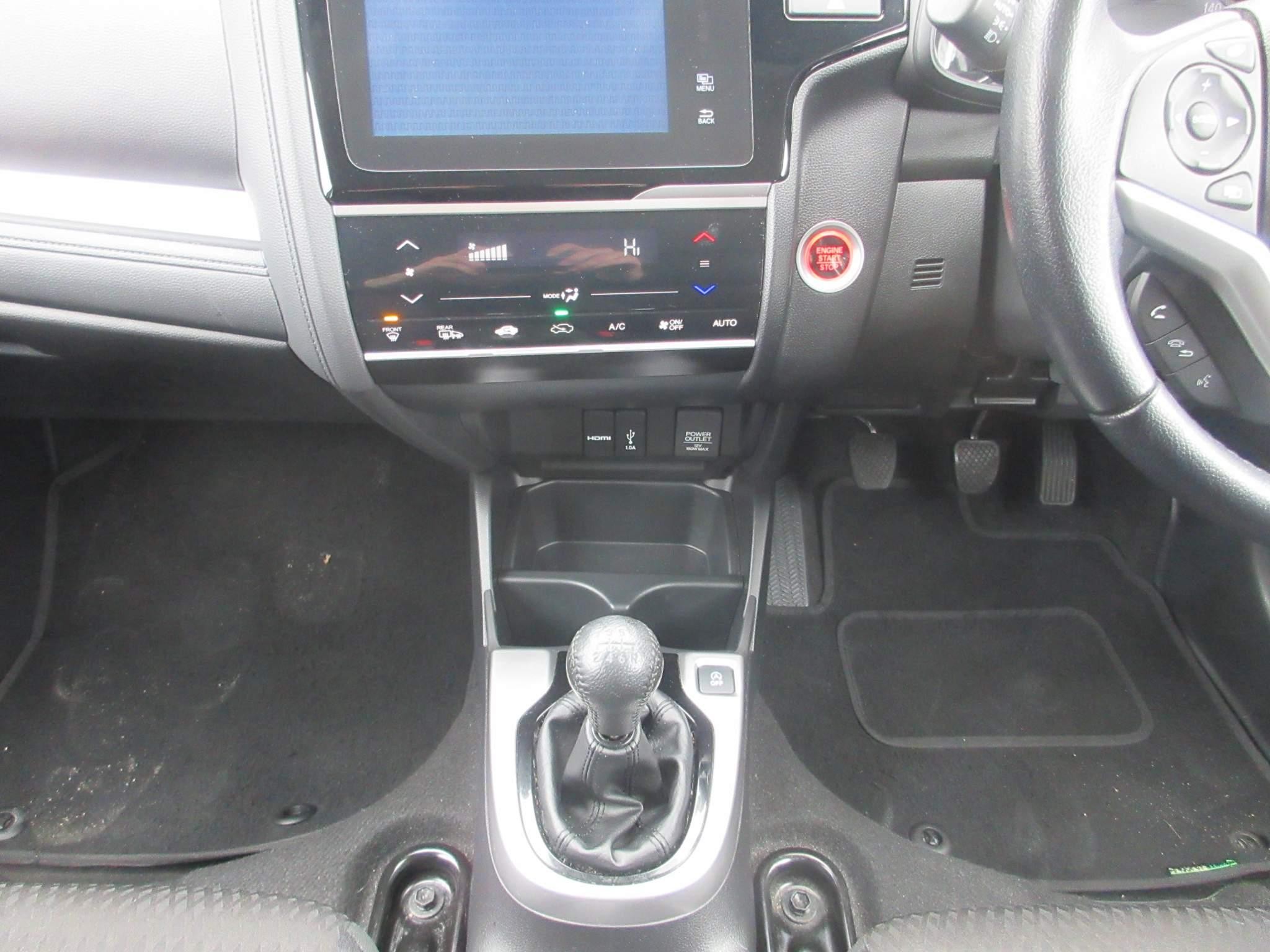 Honda Jazz 1.3 i-VTEC EX Navi Hatchback 5dr Petrol Manual Euro 6 (s/s) (102 ps) (YN19BBY) image 15