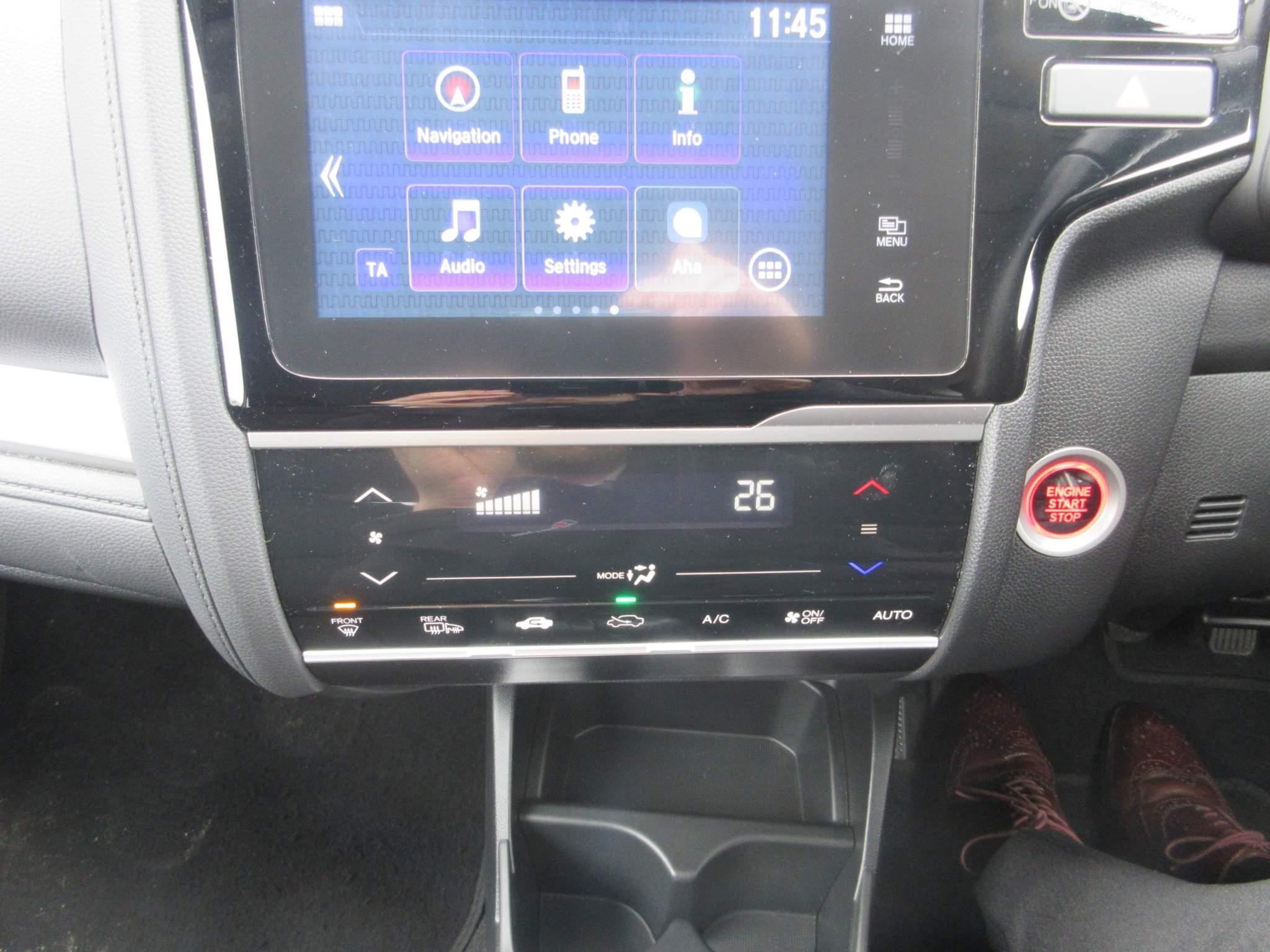 Honda Jazz 1.3 i-VTEC EX Navi Hatchback 5dr Petrol Manual Euro 6 (s/s) (102 ps) (YN19BBY) image 21