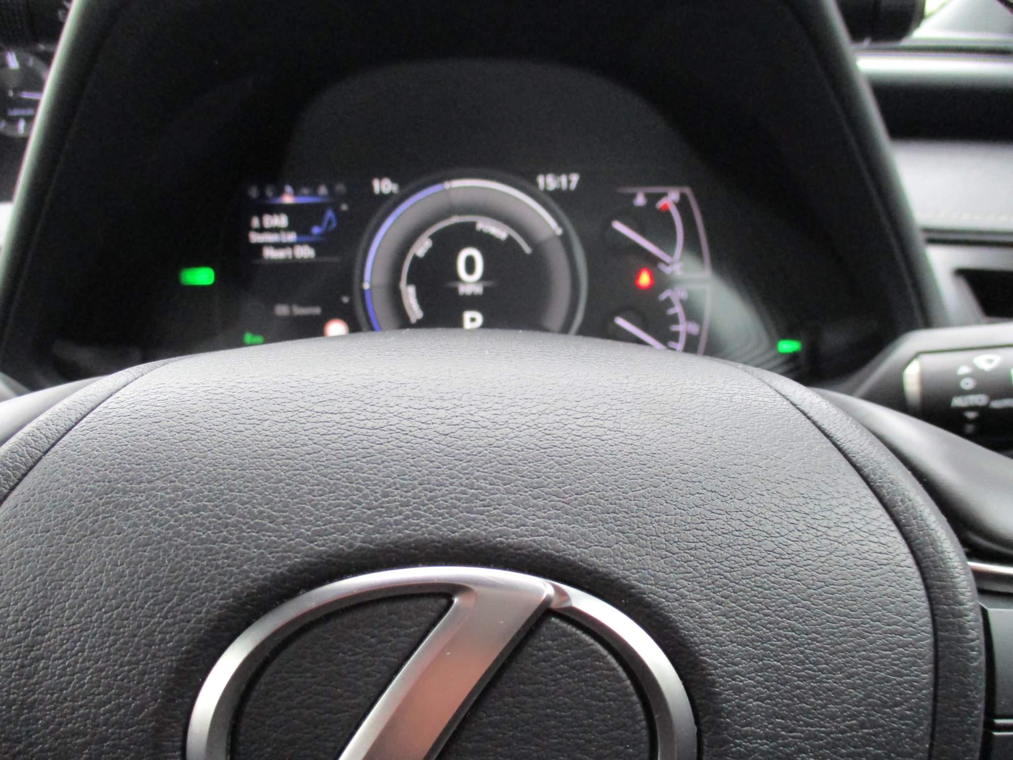 Lexus UX 2.0 300h (Premium Plus) E-CVT Euro 6 (s/s) 5dr (VN21TMV) image 13