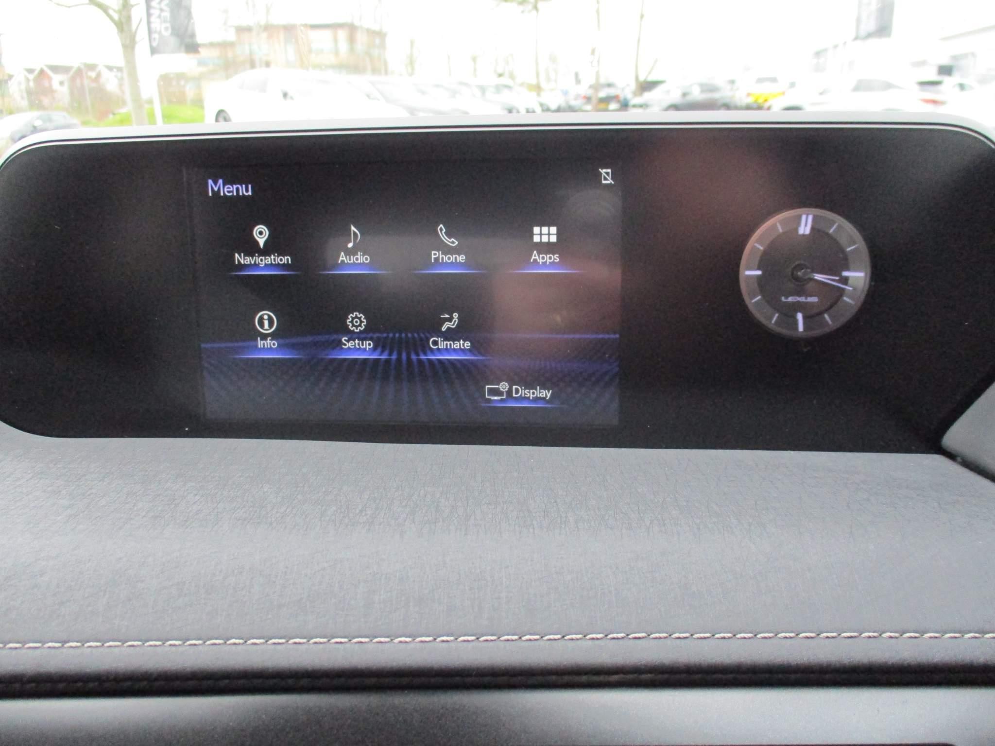 Lexus UX 2.0 300h (Premium Plus) E-CVT Euro 6 (s/s) 5dr (VN21TMV) image 22