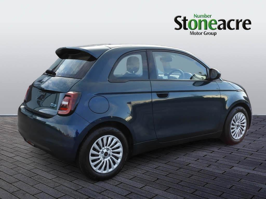 Fiat 500 Electric 70kW Action 24kWh 3dr Auto (BG73KNY) image 2