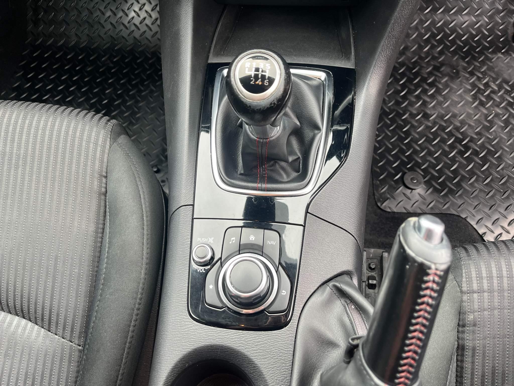 Mazda Mazda3 2.0 SKYACTIV-G SE-L Nav Hatchback 5dr Petrol Manual Euro 5 (s/s) (120 ps) (LO65CYA) image 11