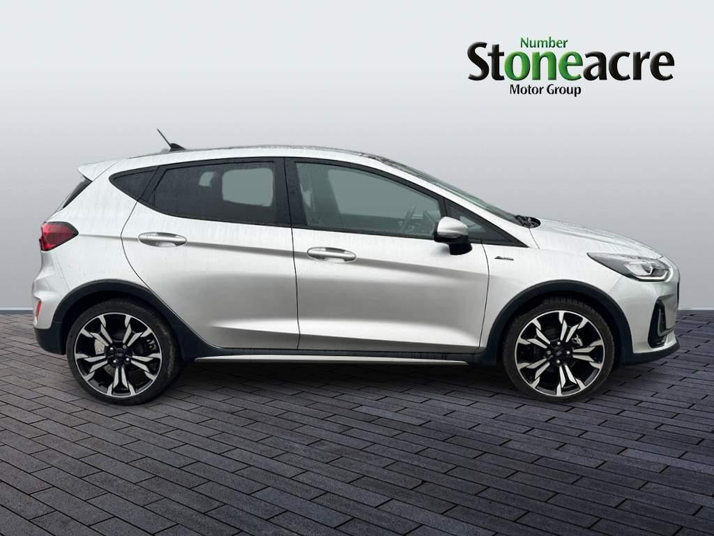 Ford Fiesta 1.0 EcoBoost Hybrid mHEV 125 Active Vignale 5dr (YC22VXL) image 1