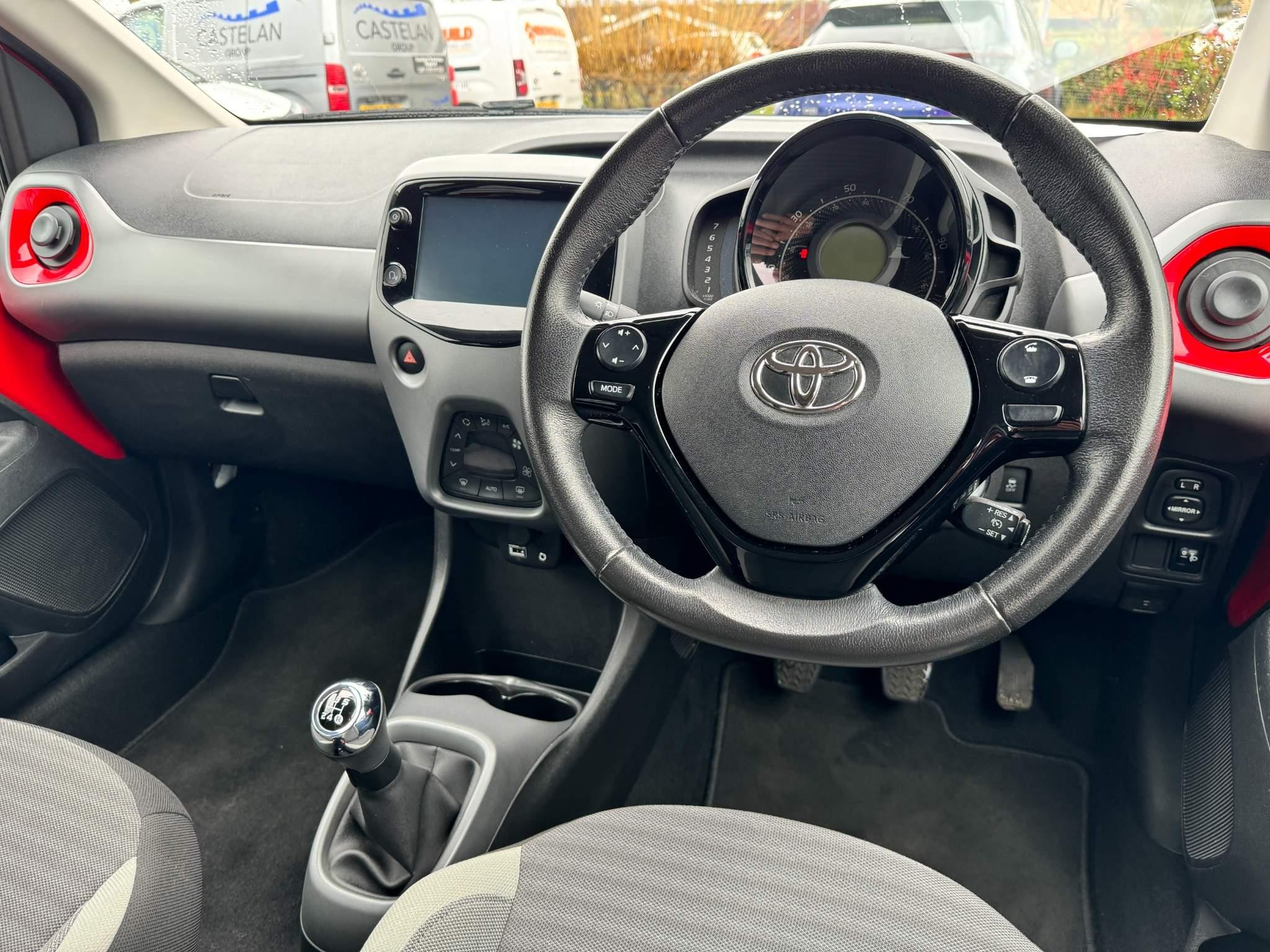 Toyota Aygo 1.0 VVT-i X-Trend 5dr (NY19BVO) image 15