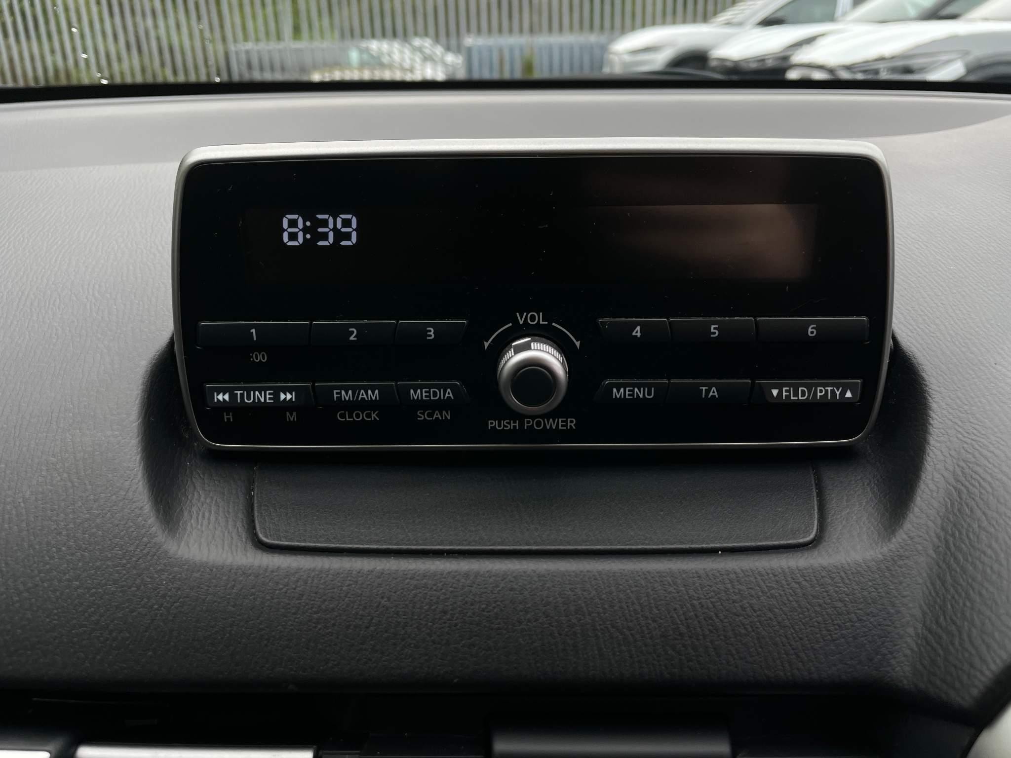 Mazda Mazda2 1.5 SKYACTIV-G MHEV SE-L Hatchback 5dr Petrol Manual Euro 6 (s/s) (75 ps) (YM69ZHN) image 10