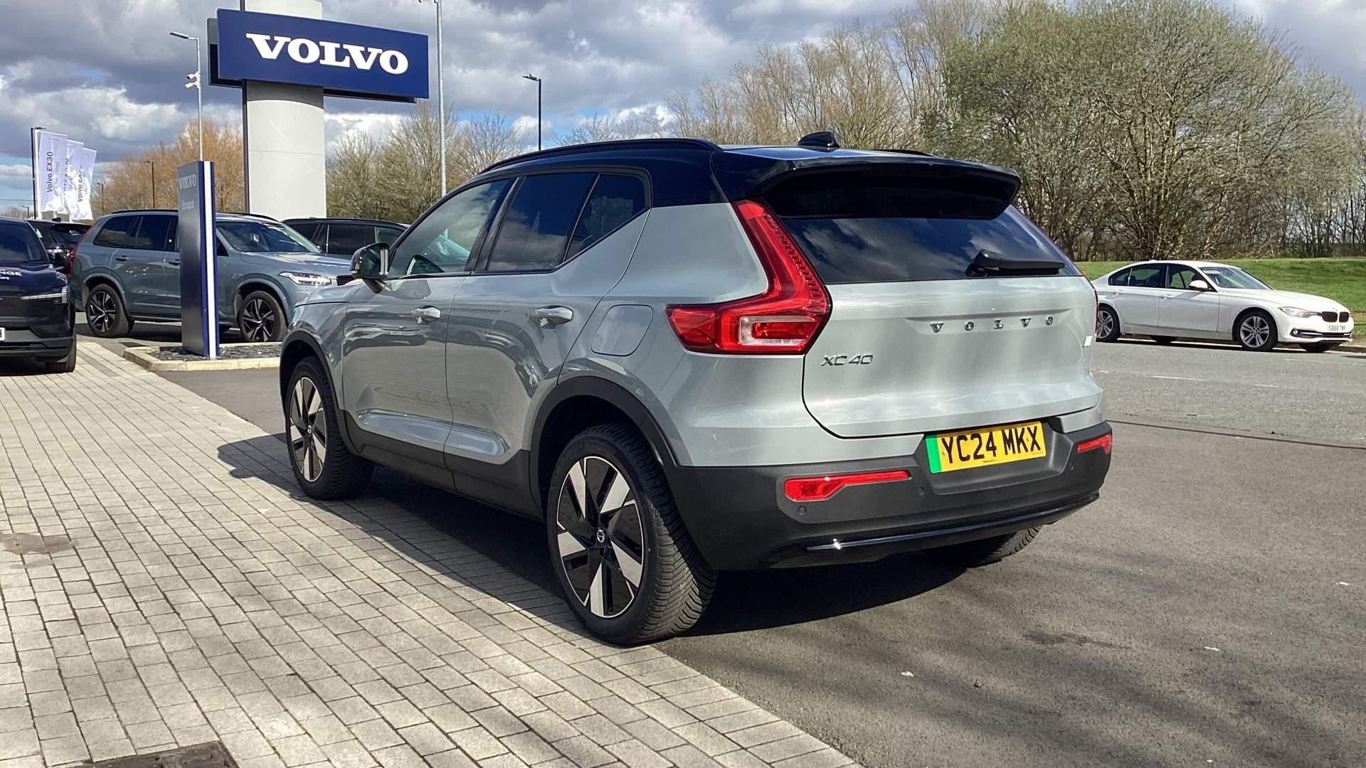 Volvo XC40 Recharge Electric 175kW Recharge Plus 69kWh 5dr Auto (YC24MKX) image 1
