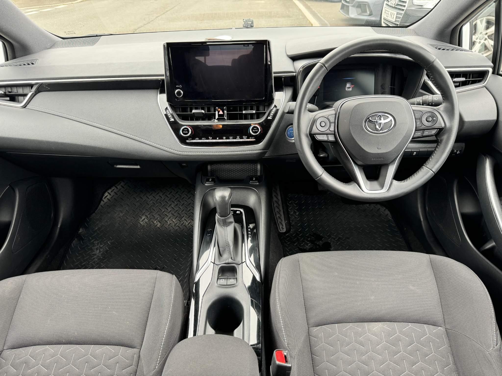 Toyota Corolla 1.8 VVT-i Hybrid Icon Tech 5dr CVT (LR22NXS) image 14
