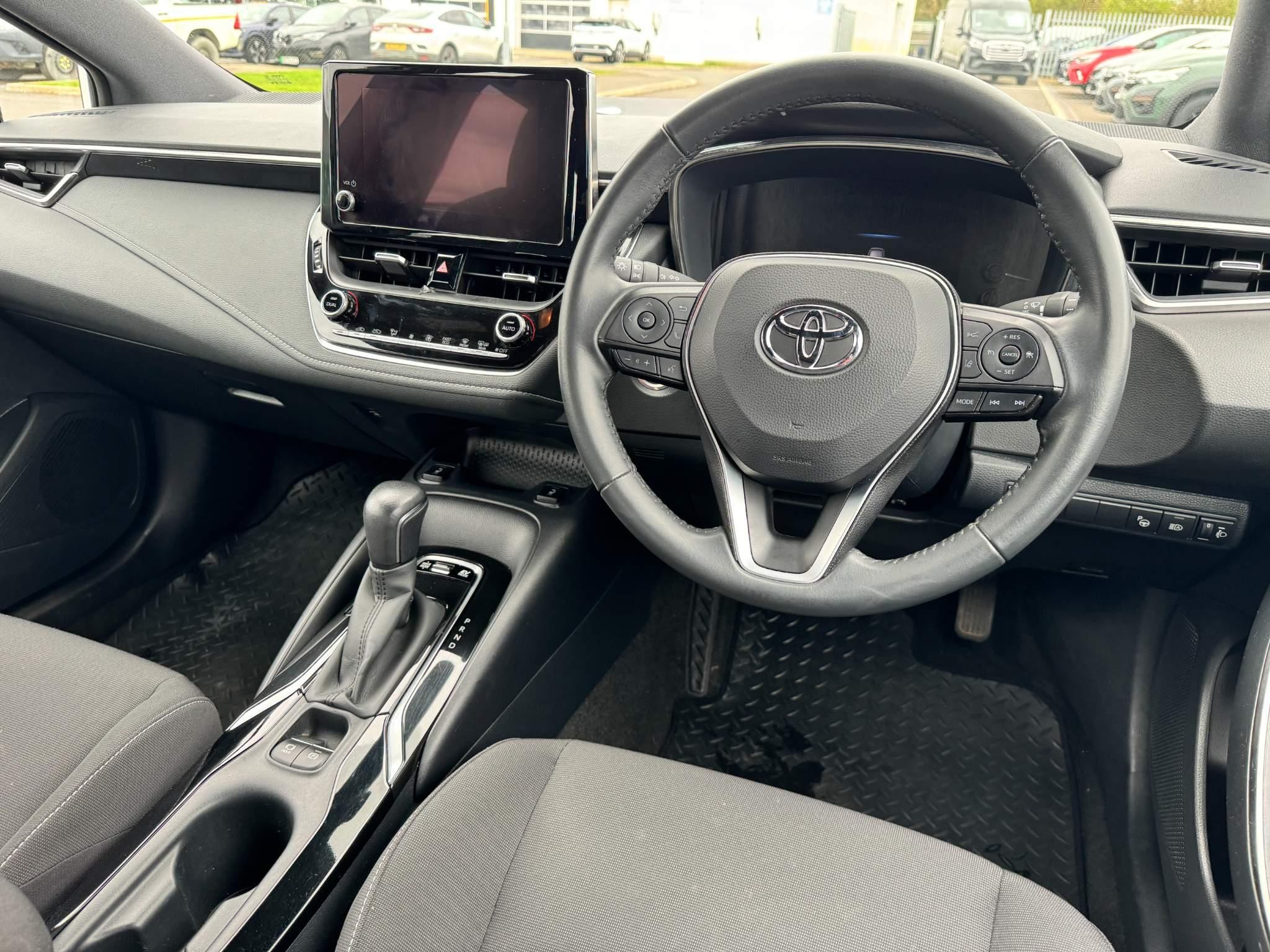 Toyota Corolla 1.8 VVT-i Hybrid Icon Tech 5dr CVT (LR22NXS) image 15