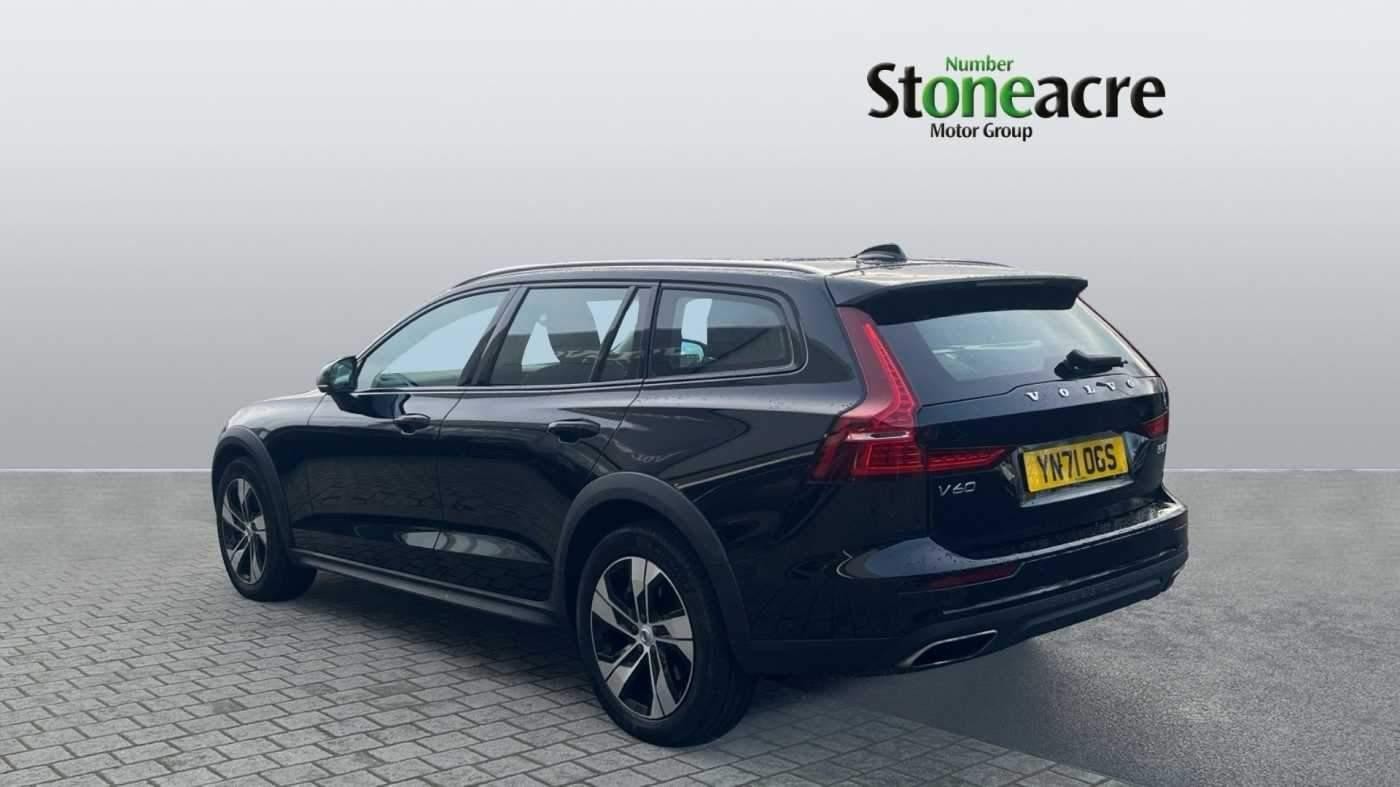 Volvo V60 2.0 B5P Cross Country 5dr AWD Auto (YN71OGS) image 1