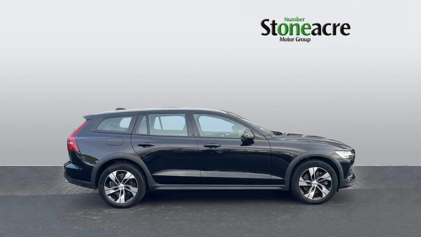 Volvo V60 2.0 B5P Cross Country 5dr AWD Auto (YN71OGS) image 2