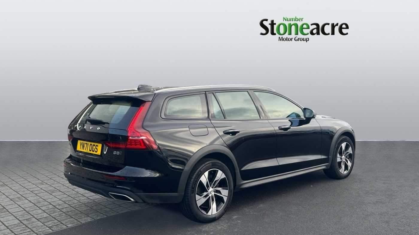 Volvo V60 2.0 B5P Cross Country 5dr AWD Auto (YN71OGS) image 6