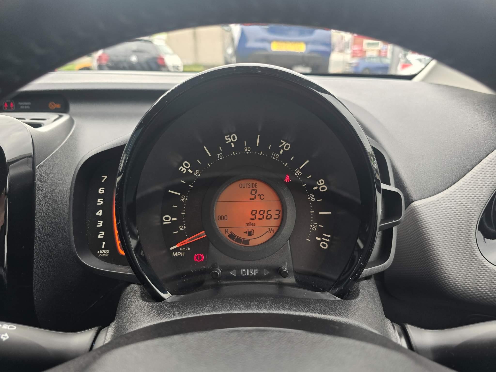 Peugeot 108 1.0 72 Allure 5dr (PN20XDD) image 15