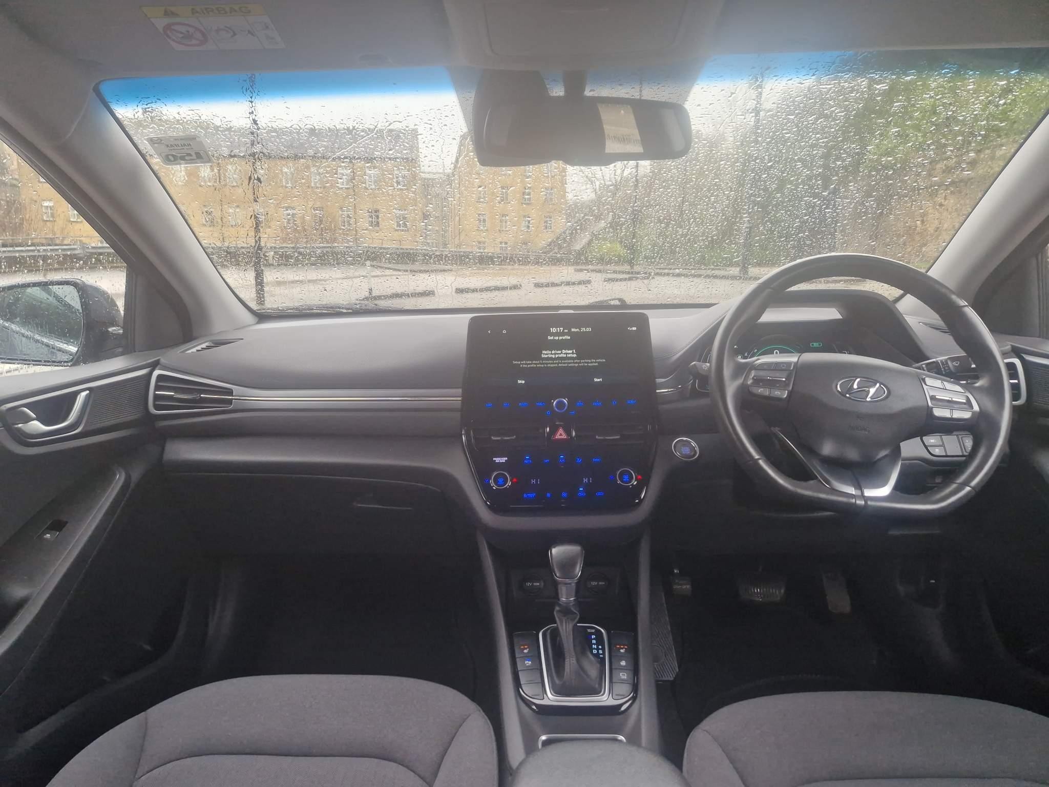 Hyundai IONIQ 1.6 h-GDi Premium Hatchback 5dr Petrol Hybrid DCT Euro 6 (s/s) (141 ps) (EA21YWF) image 12