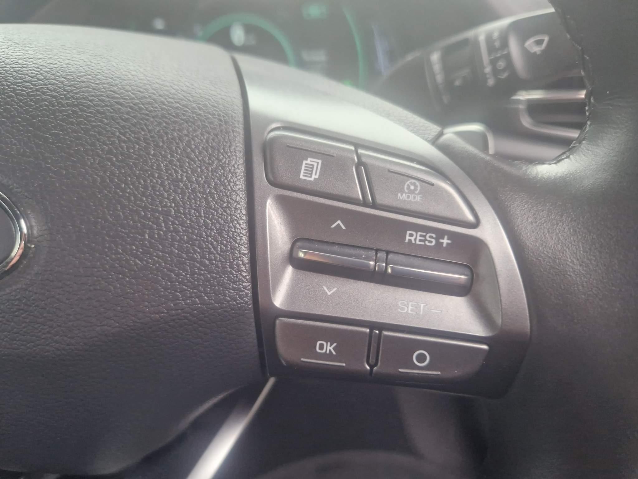 Hyundai IONIQ 1.6 h-GDi Premium Hatchback 5dr Petrol Hybrid DCT Euro 6 (s/s) (141 ps) (EA21YWF) image 20