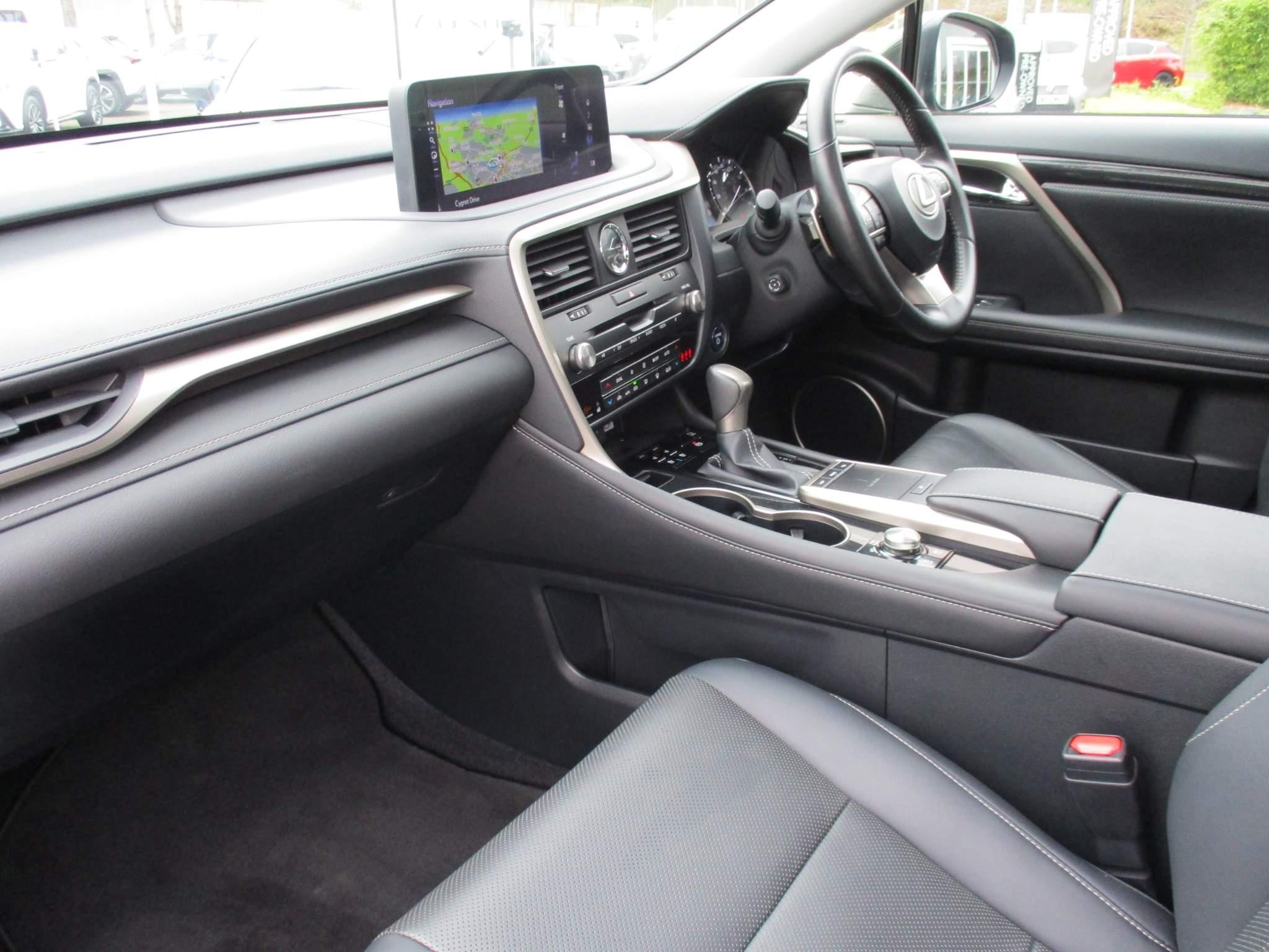 Lexus RX 450h 3.5 450h V6 (Premium) E-CVT 4WD Euro 6 (s/s) 5dr (NU21KRX) image 12