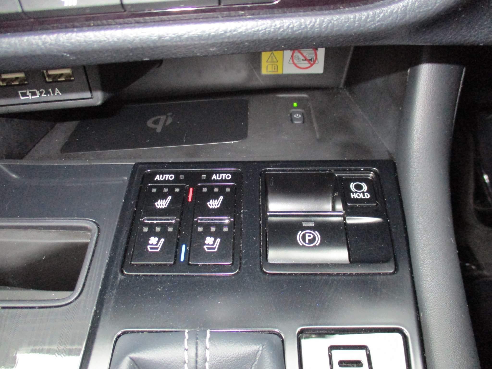 Lexus RX 450h 3.5 450h V6 (Premium) E-CVT 4WD Euro 6 (s/s) 5dr (NU21KRX) image 27