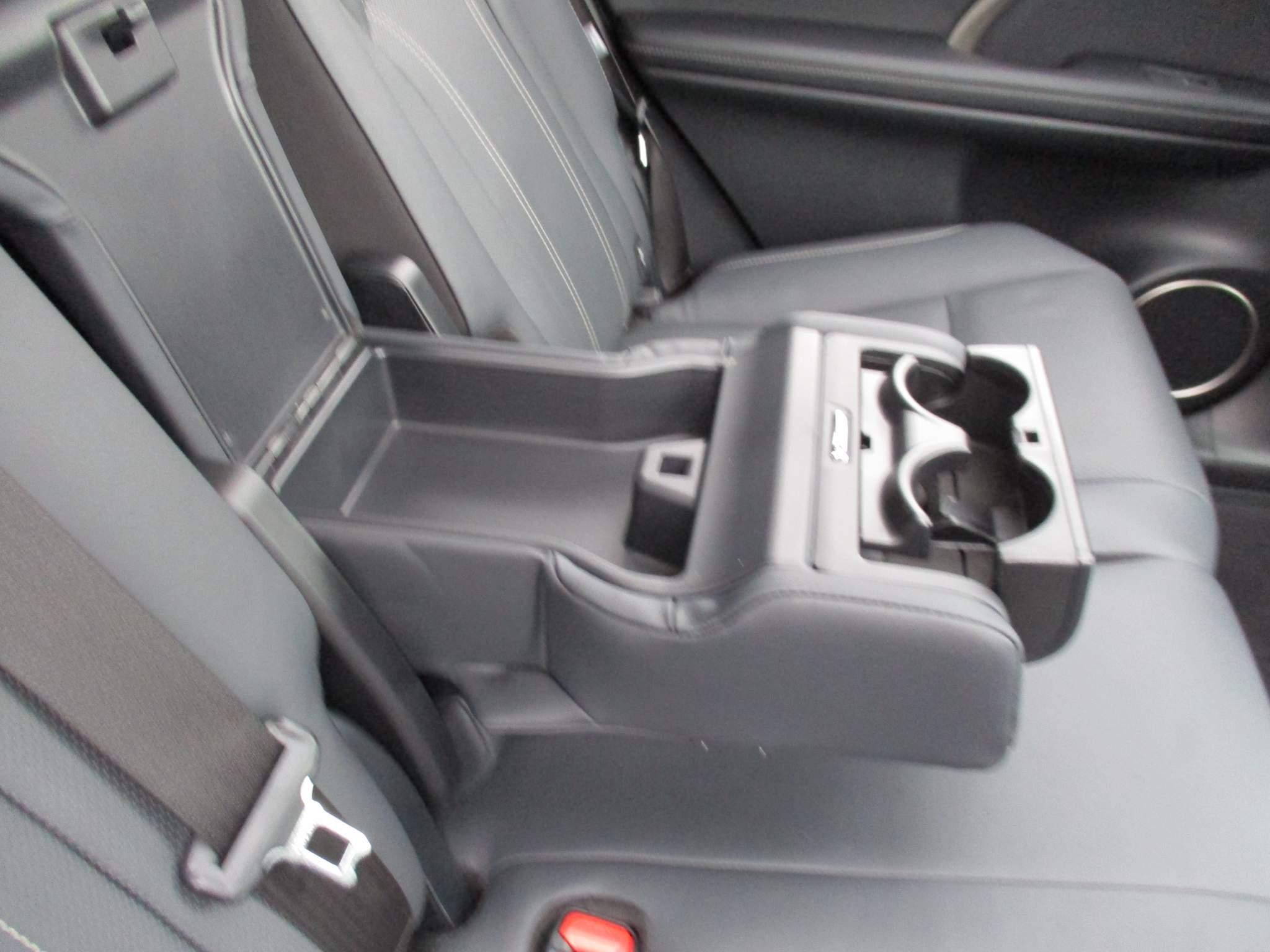 Lexus RX 450h 3.5 450h V6 (Premium) E-CVT 4WD Euro 6 (s/s) 5dr (NU21KRX) image 38