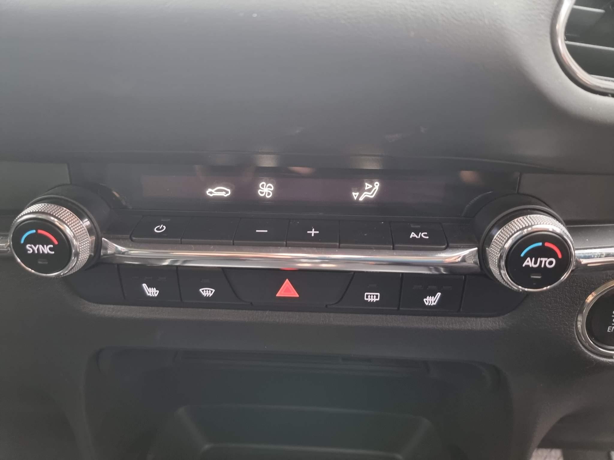 Mazda CX-30 2.0 e-SKYACTIV G MHEV Sport Lux SUV 5dr Petrol Manual Euro 6 (s/s) (122 ps) (YK21CFE) image 13