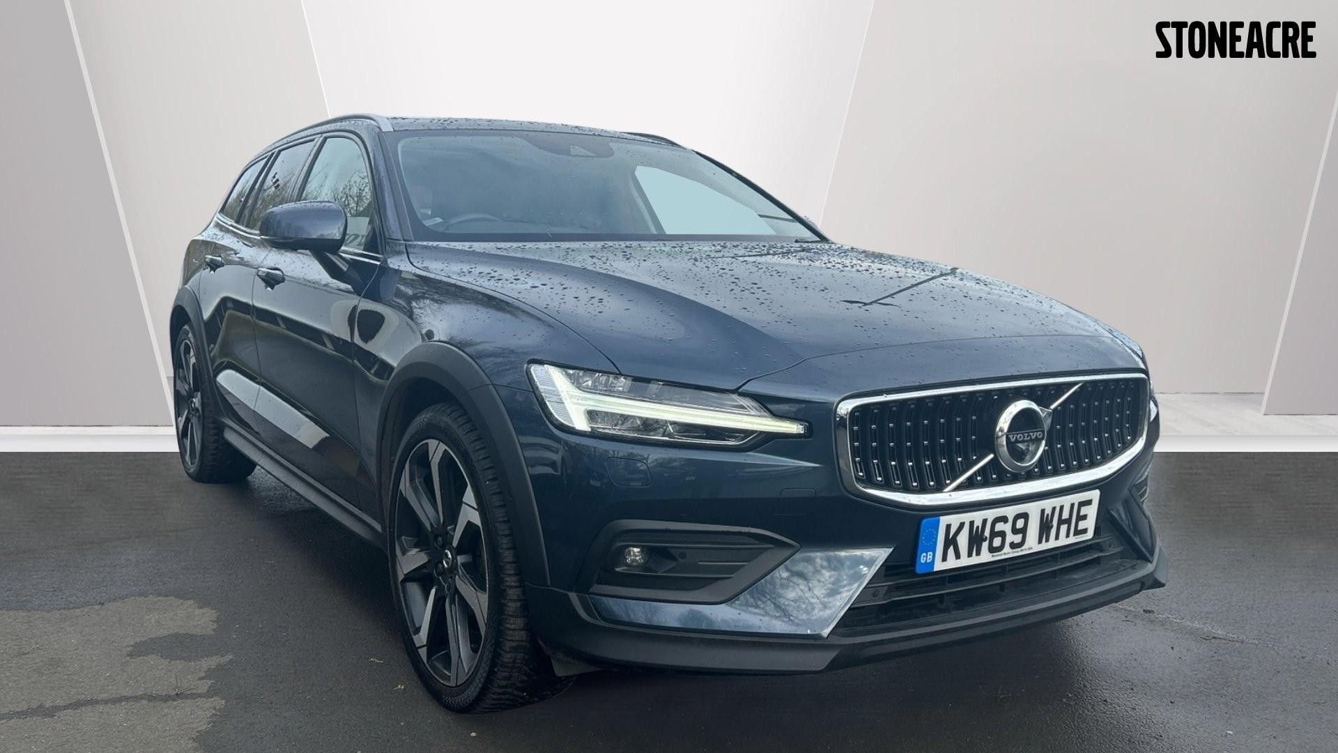Volvo V60 Cross Country D4 AWD Plus Automatic (KW69WHE) image 0