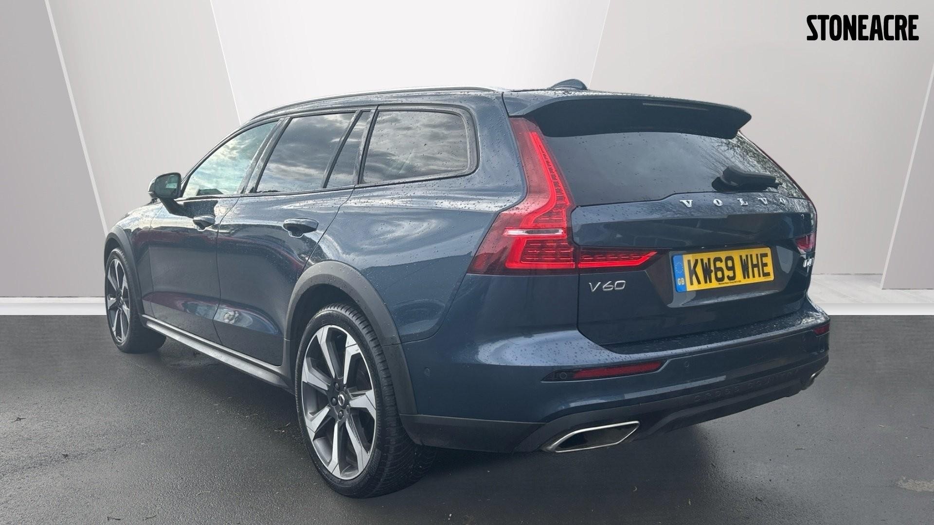 Volvo V60 Cross Country D4 AWD Plus Automatic (KW69WHE) image 1