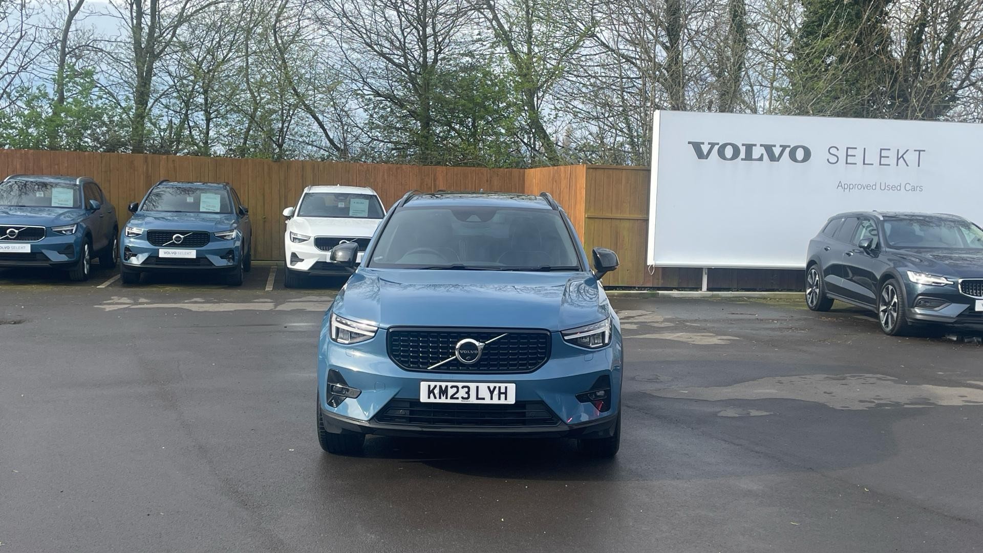 Volvo XC40 Recharge 1.5h T5 Recharge 10.7kWh Ultimate Dark SUV 5dr Petrol Plug-in Hybrid Auto Euro 6 (s/s) (262 ps) (KM23LYH) image 11