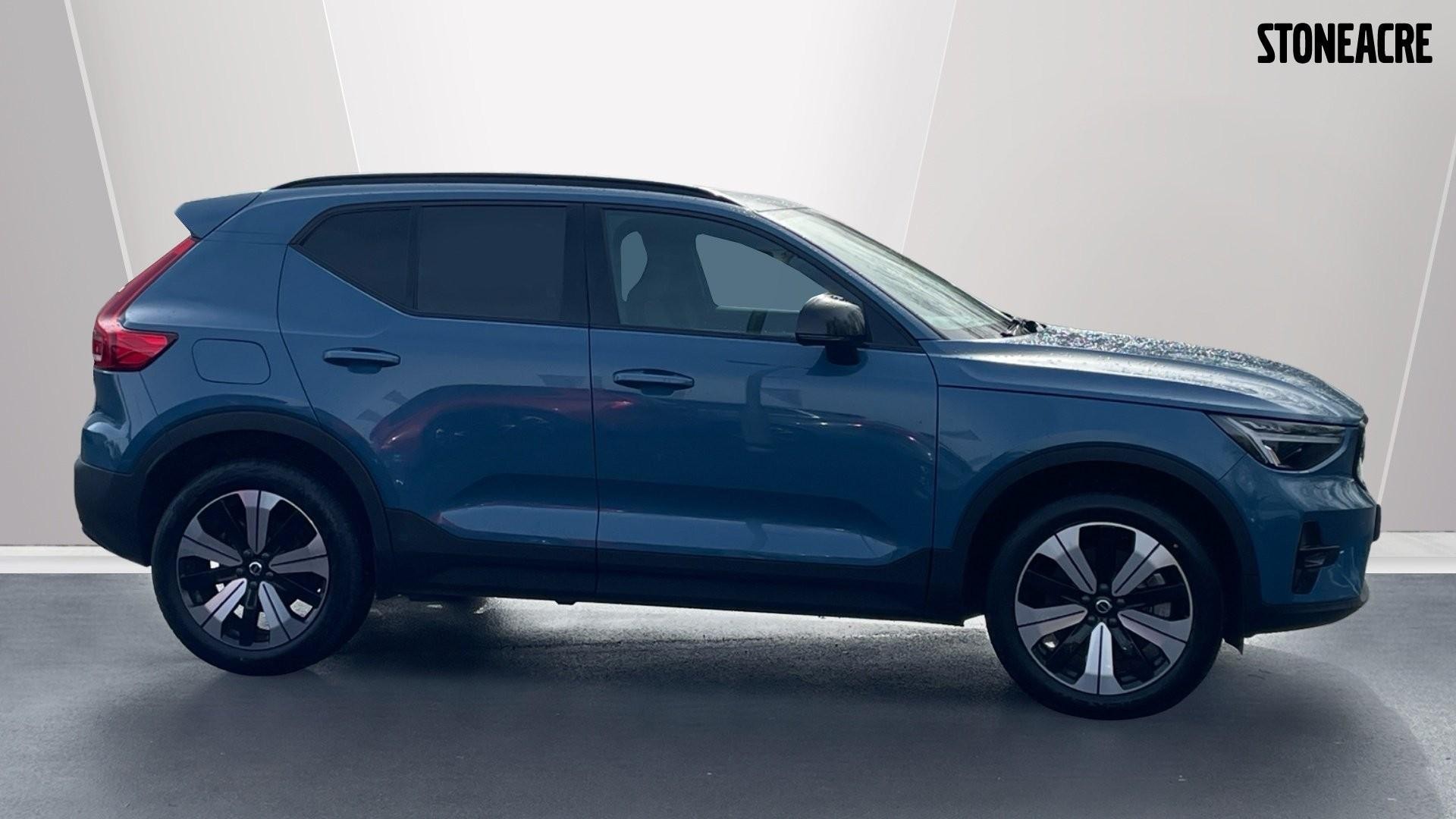 Volvo XC40 Recharge 1.5h T5 Recharge 10.7kWh Ultimate Dark SUV 5dr Petrol Plug-in Hybrid Auto Euro 6 (s/s) (262 ps) (KM23LYH) image 2