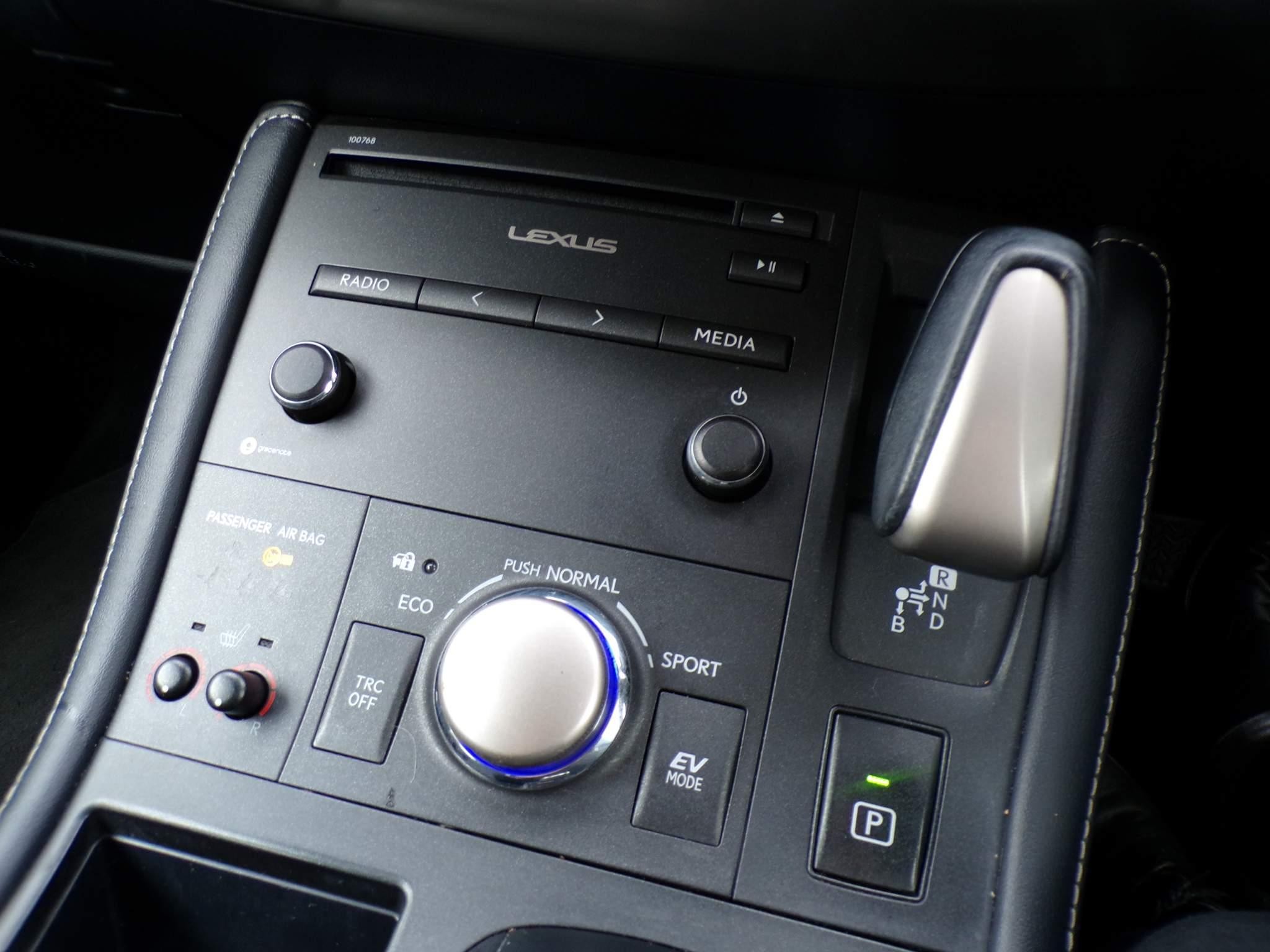 Lexus CT 200h 1.8 5dr CVT (BG68LXX) image 19